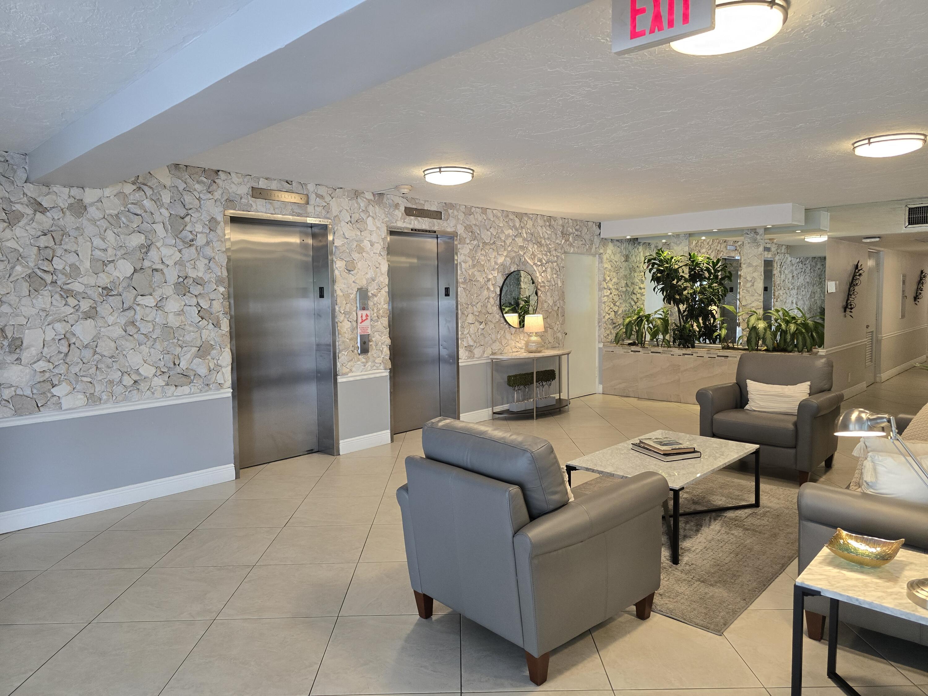 NO 38 PALM-AIRE COUNTRY C - Residential Lease