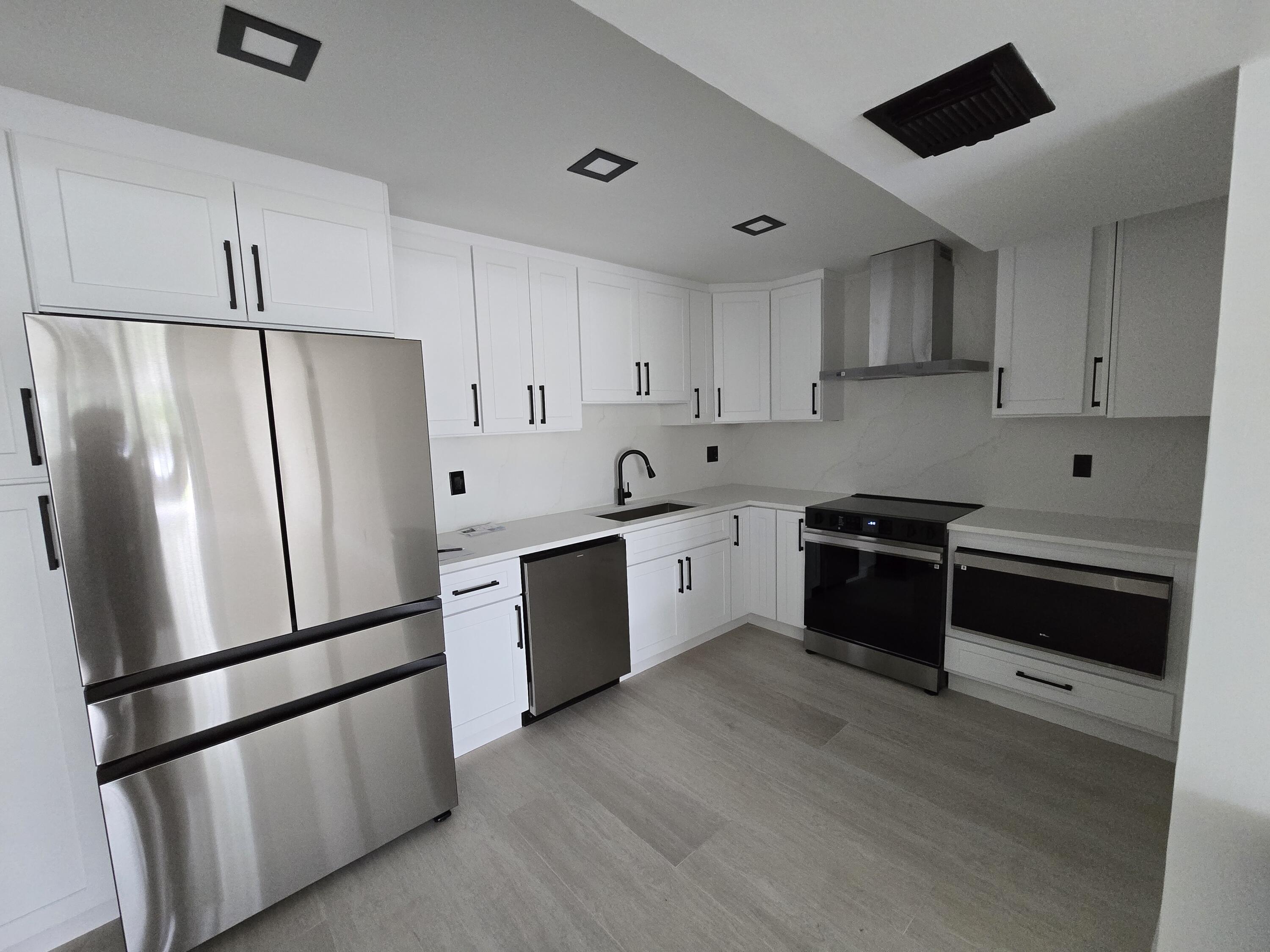 NO 38 PALM-AIRE COUNTRY C - Residential Lease