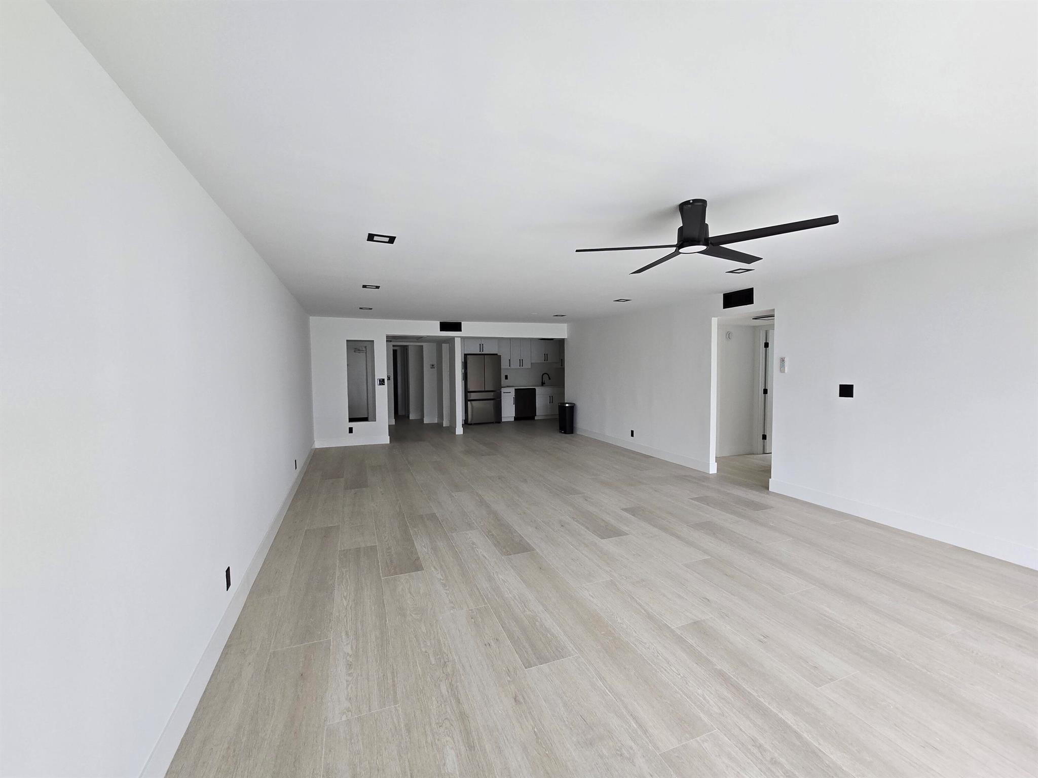 NO 38 PALM-AIRE COUNTRY C - Residential Lease