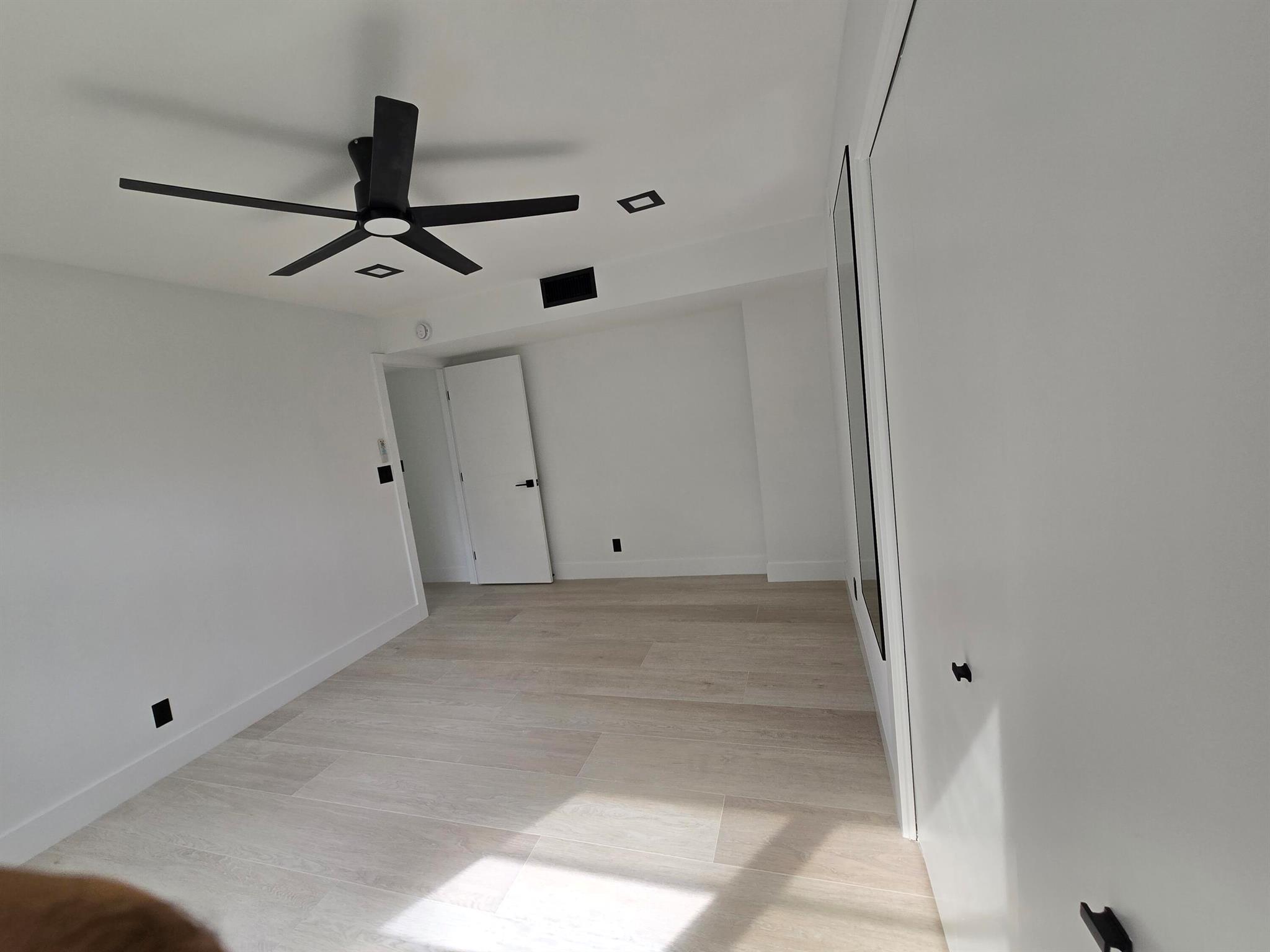 NO 38 PALM-AIRE COUNTRY C - Residential Lease