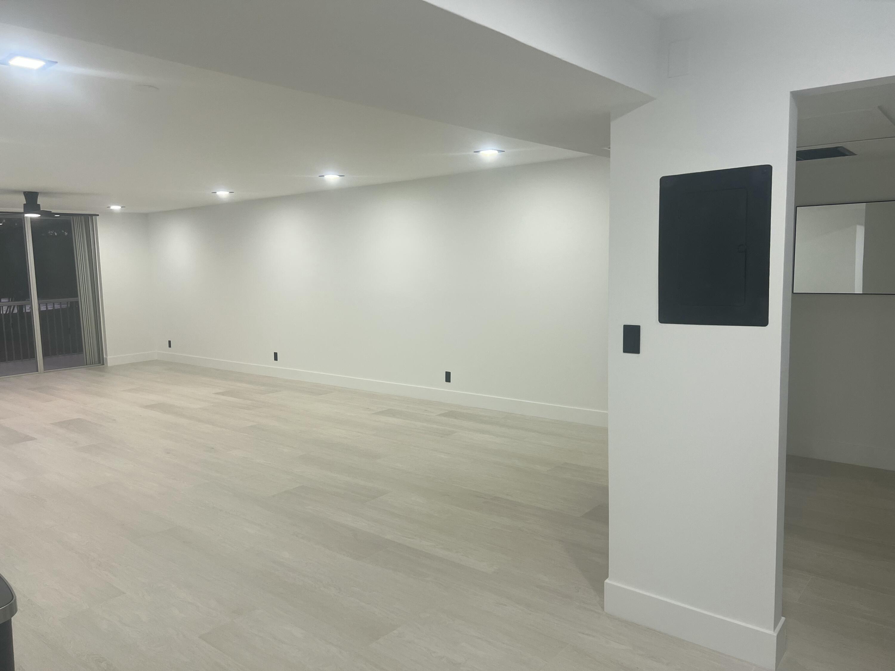 NO 38 PALM-AIRE COUNTRY C - Residential Lease