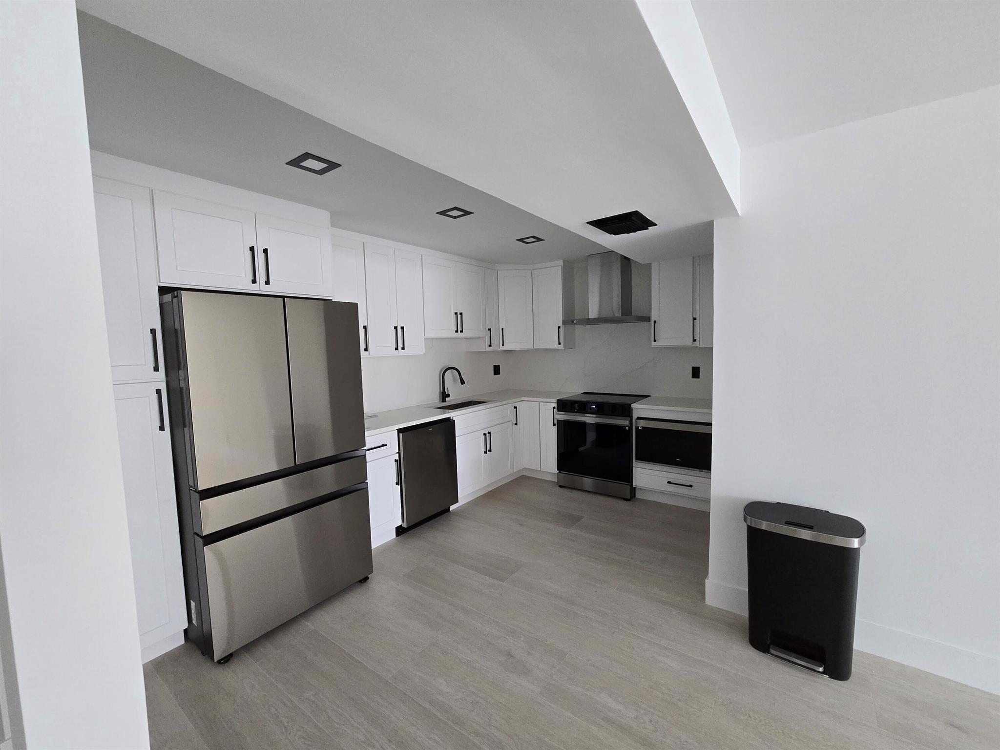 NO 38 PALM-AIRE COUNTRY C - Residential Lease