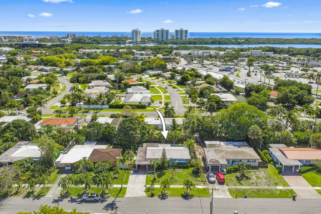 Photo of 2136 NE 4th Court, Boca Raton, FL 33431 (MLS # B26026716)