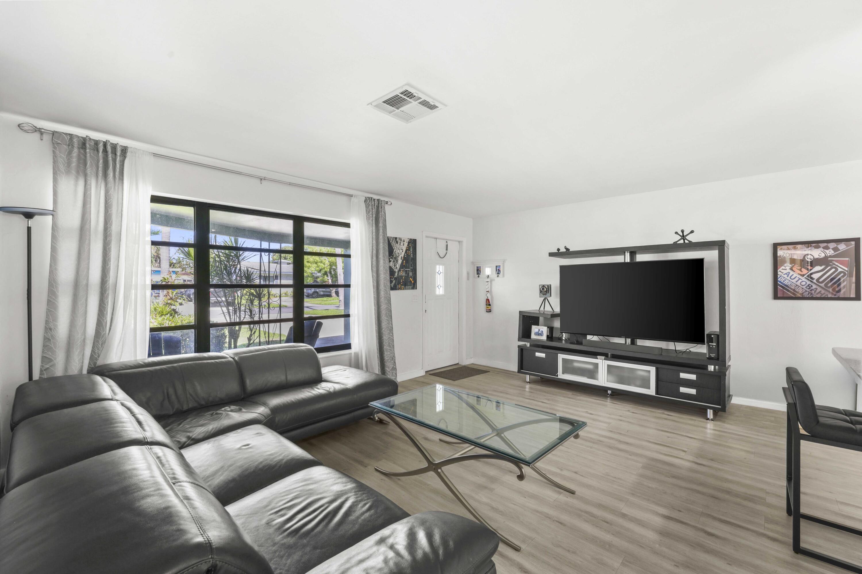 WINFIELD PARK UNIT 1 - Residential