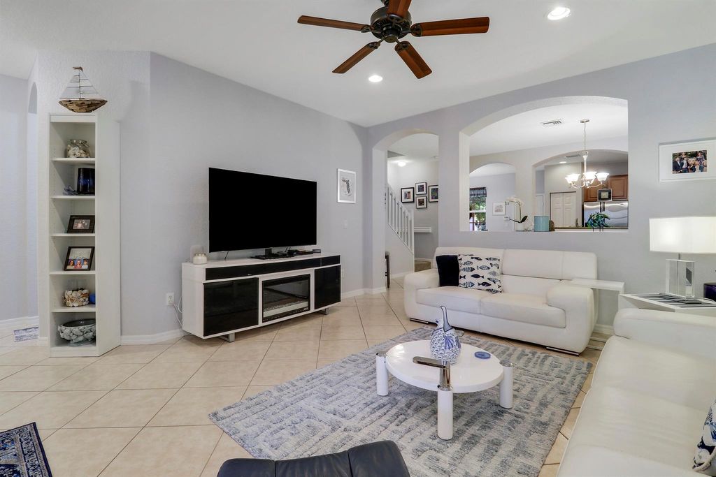 Photo of 121 Seagrape Drive #102, Jupiter, FL 33458 (MLS # R11133547)