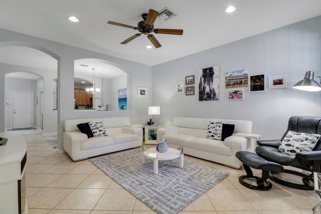 Photo of 121 Seagrape Drive #102, Jupiter, FL 33458 (MLS # R11133547)