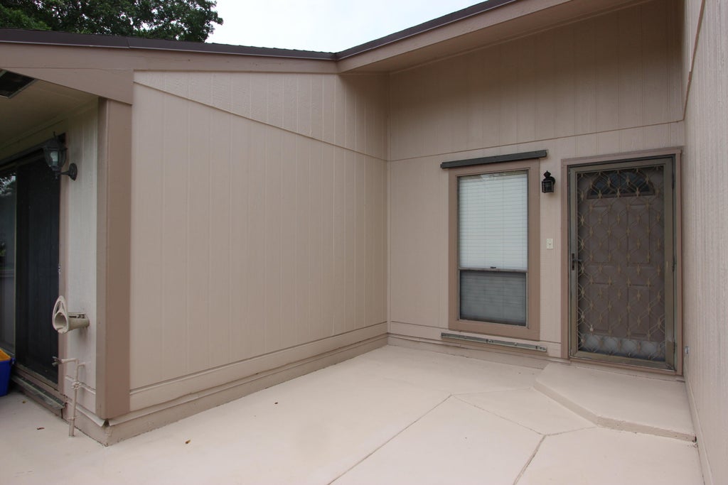 Photo of 17 Winchmore Lane, Boynton Beach, FL 33426 (MLS # R11052474)