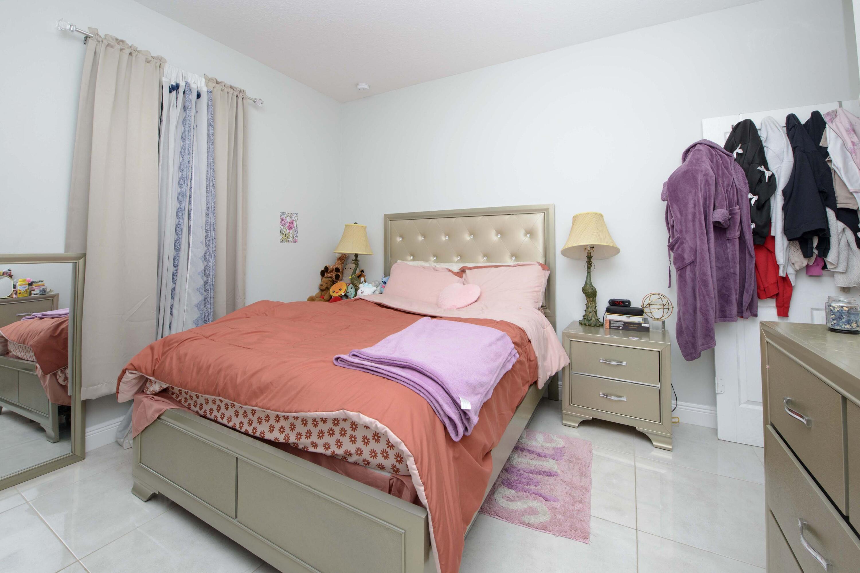 GREENACRES 2 - Residential