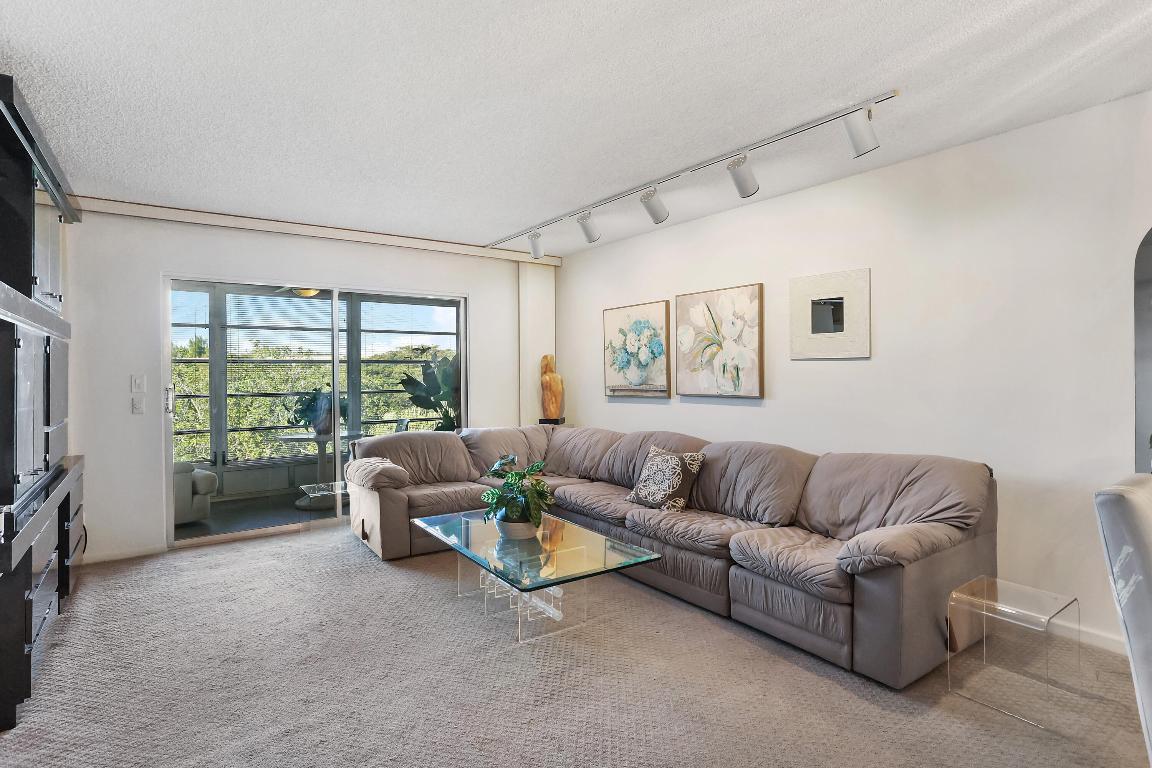 WYNMOOR VILLAGE - Residential