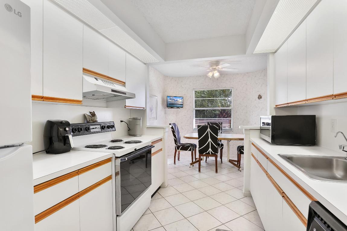 WYNMOOR VILLAGE - Residential