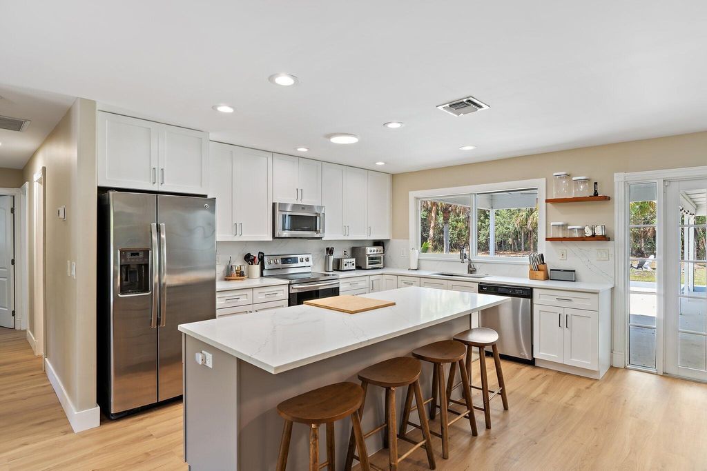 Photo of 11217 169th Court N, Jupiter, FL 33478 (MLS # R11089939)