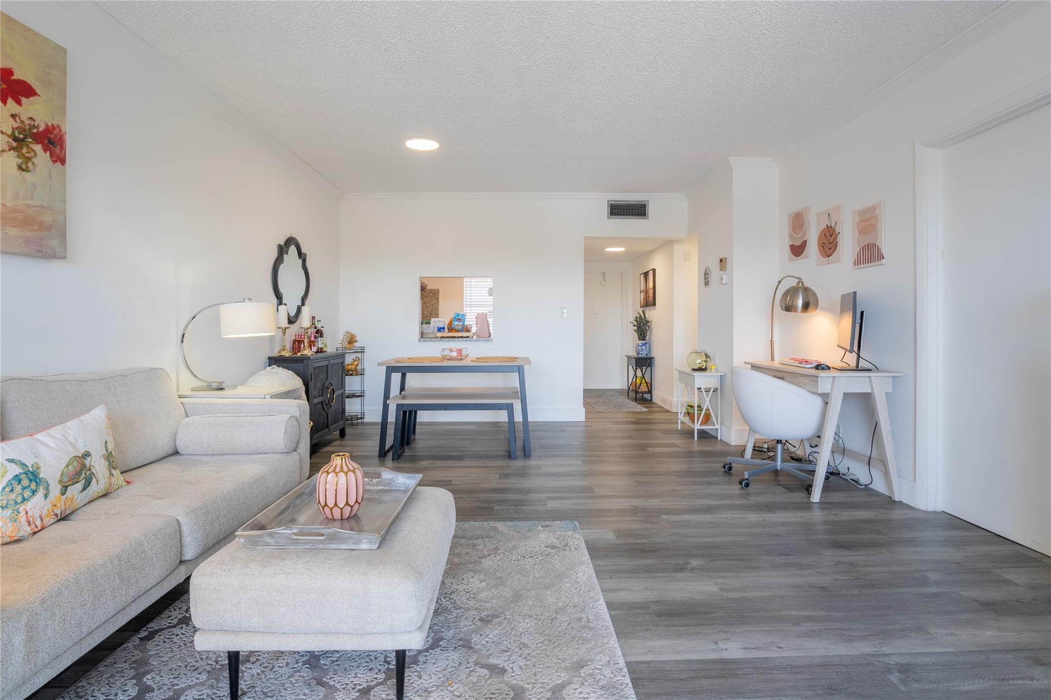 ORIOLE GOLF & TENNIS CLUB - Residential