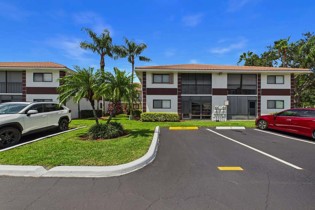 Photo of 15451 PEMBRIDGE Drive #203, Delray Beach, FL 33484 (MLS # B26065544)