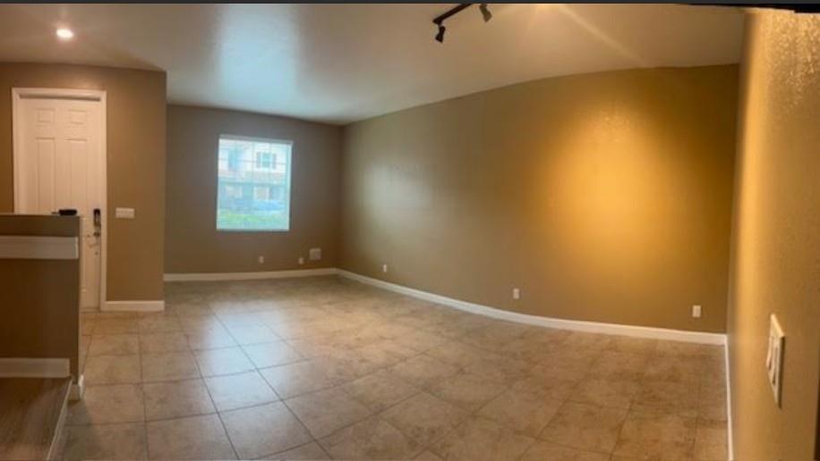 Charleston Commons II - Residential Lease