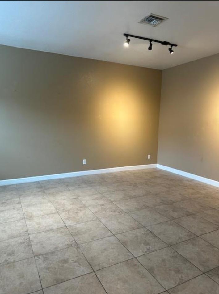 Charleston Commons II - Residential Lease