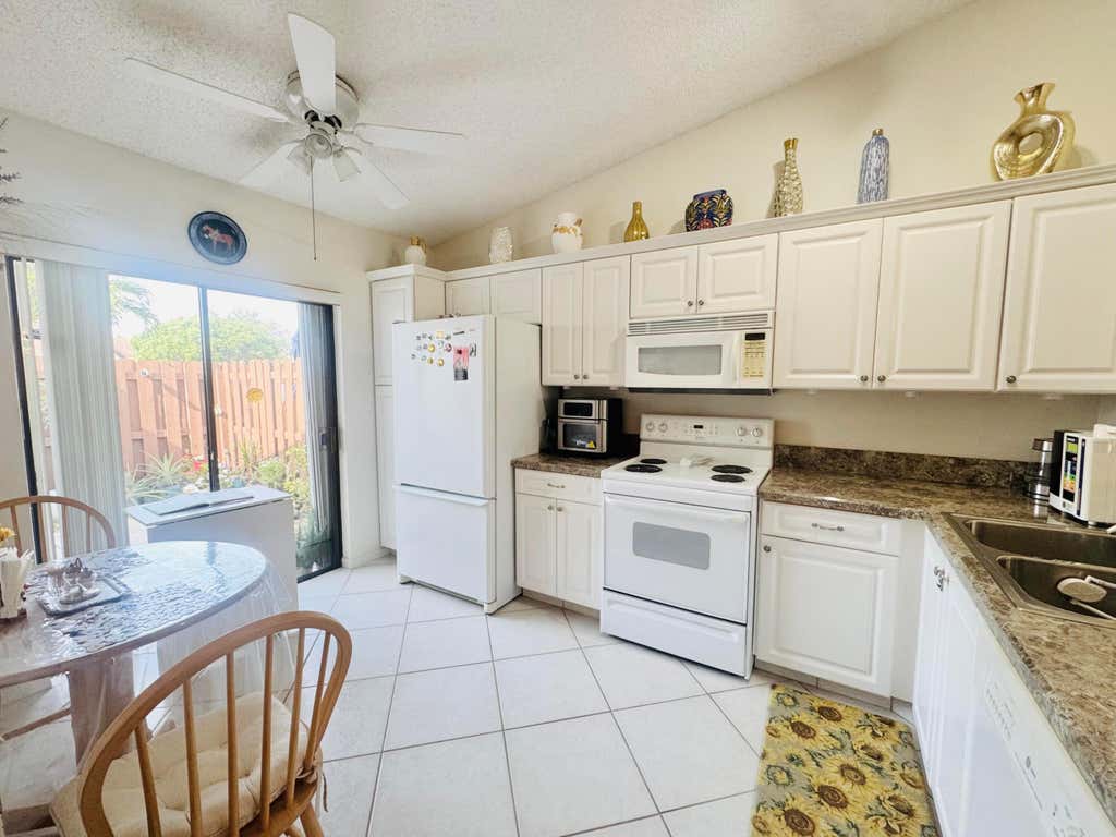 Photo of 3815 Lace Vine Lane, Boynton Beach, FL 33436 (MLS # R11097713)