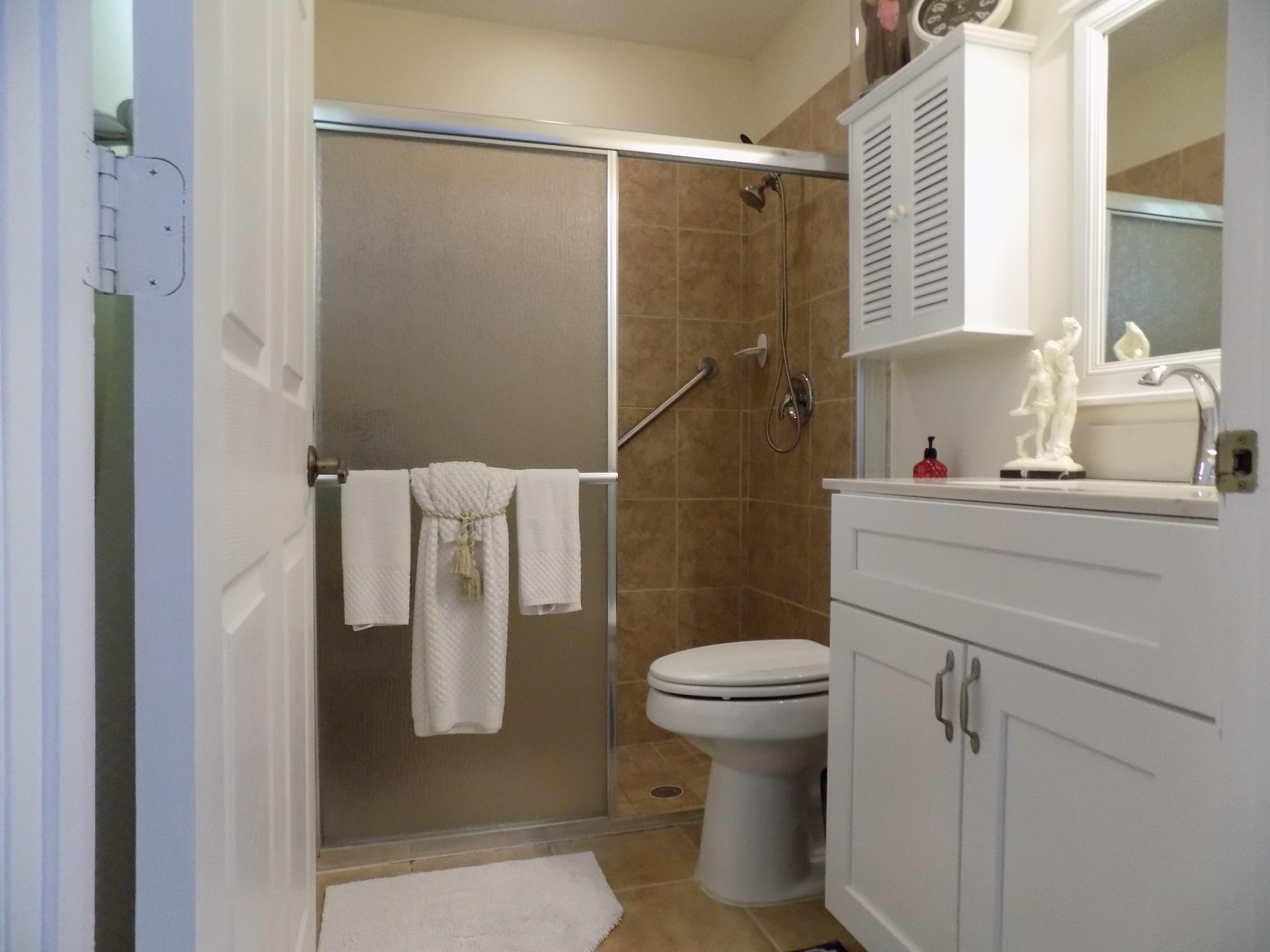 PINEWOOD GROVE OF WELLINGTON - Residential