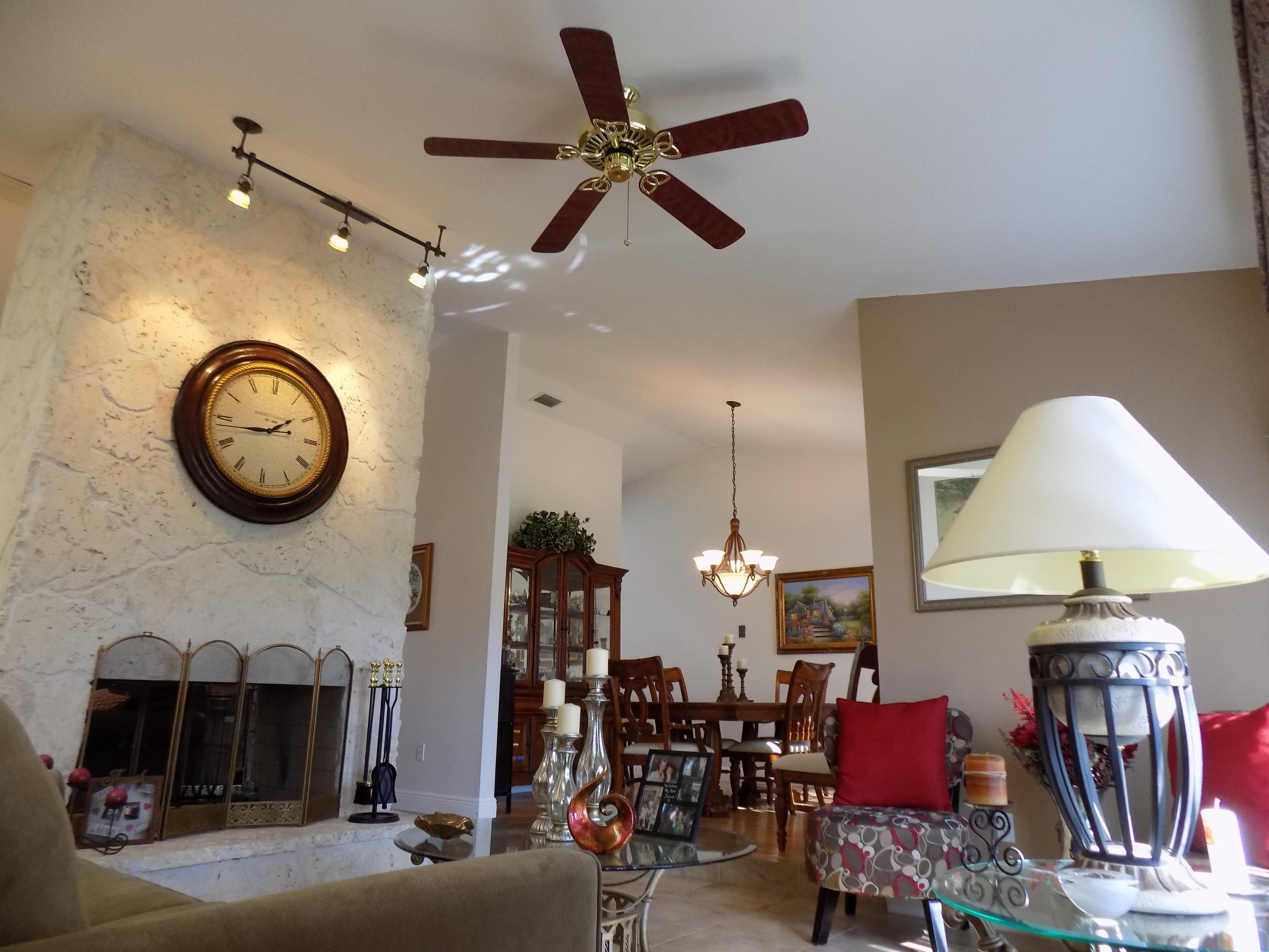 PINEWOOD GROVE OF WELLINGTON - Residential