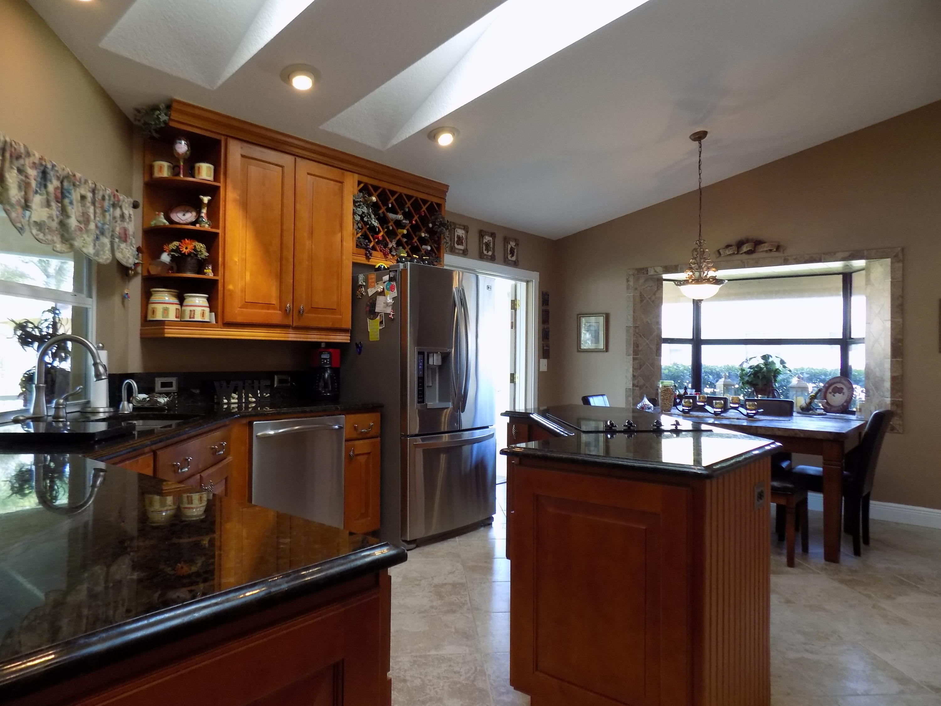 PINEWOOD GROVE OF WELLINGTON - Residential