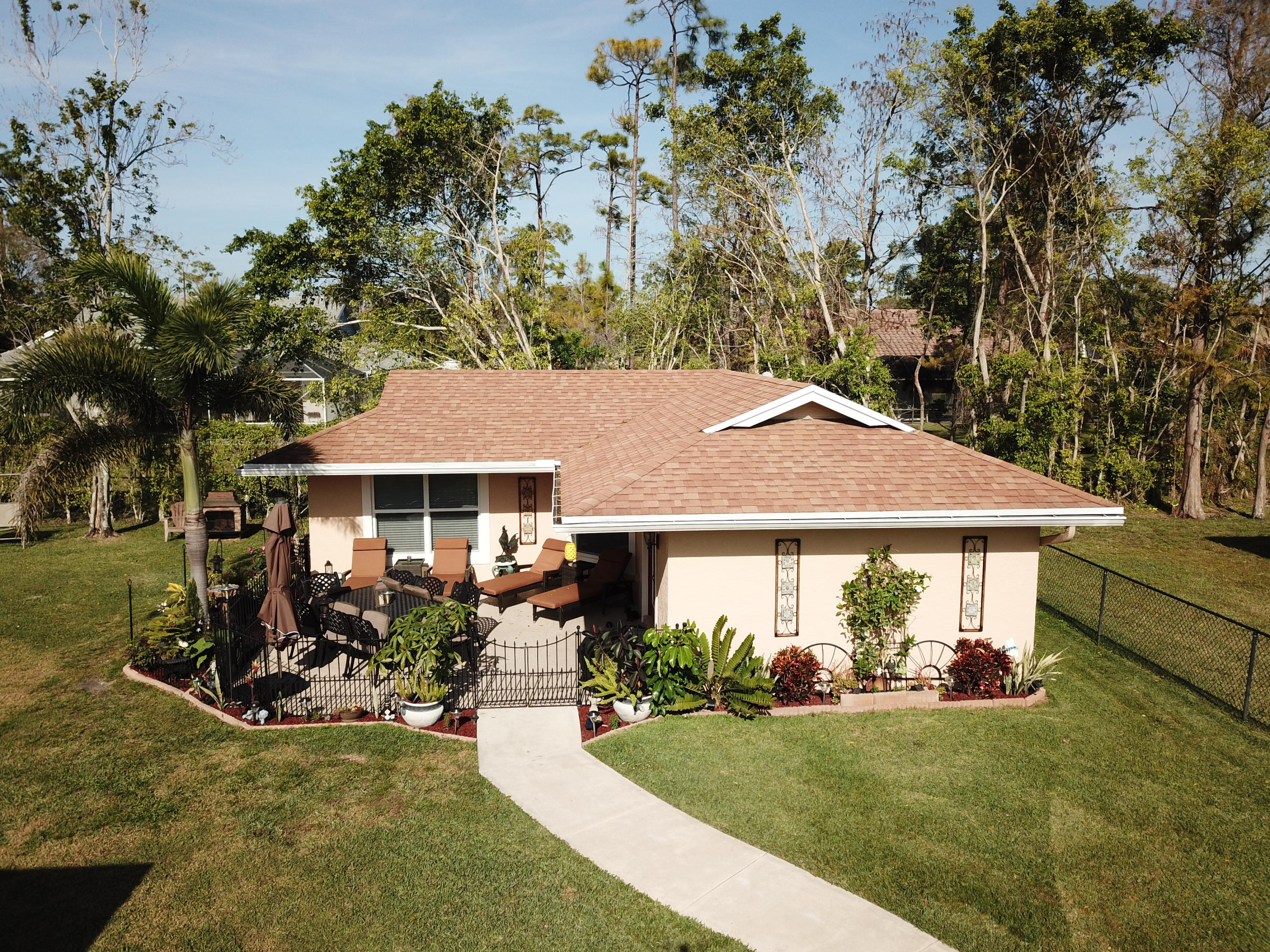 PINEWOOD GROVE OF WELLINGTON - Residential