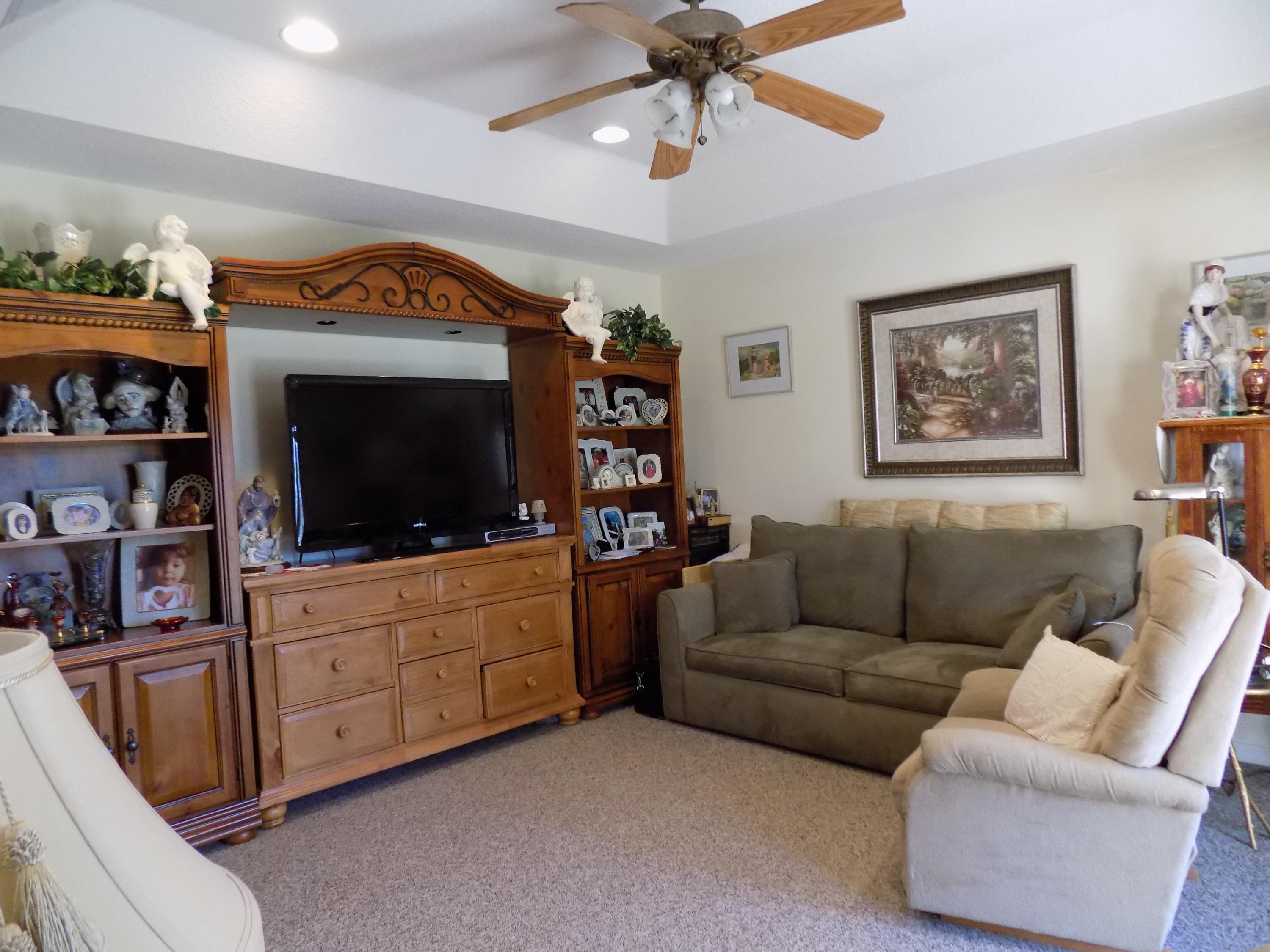 PINEWOOD GROVE OF WELLINGTON - Residential