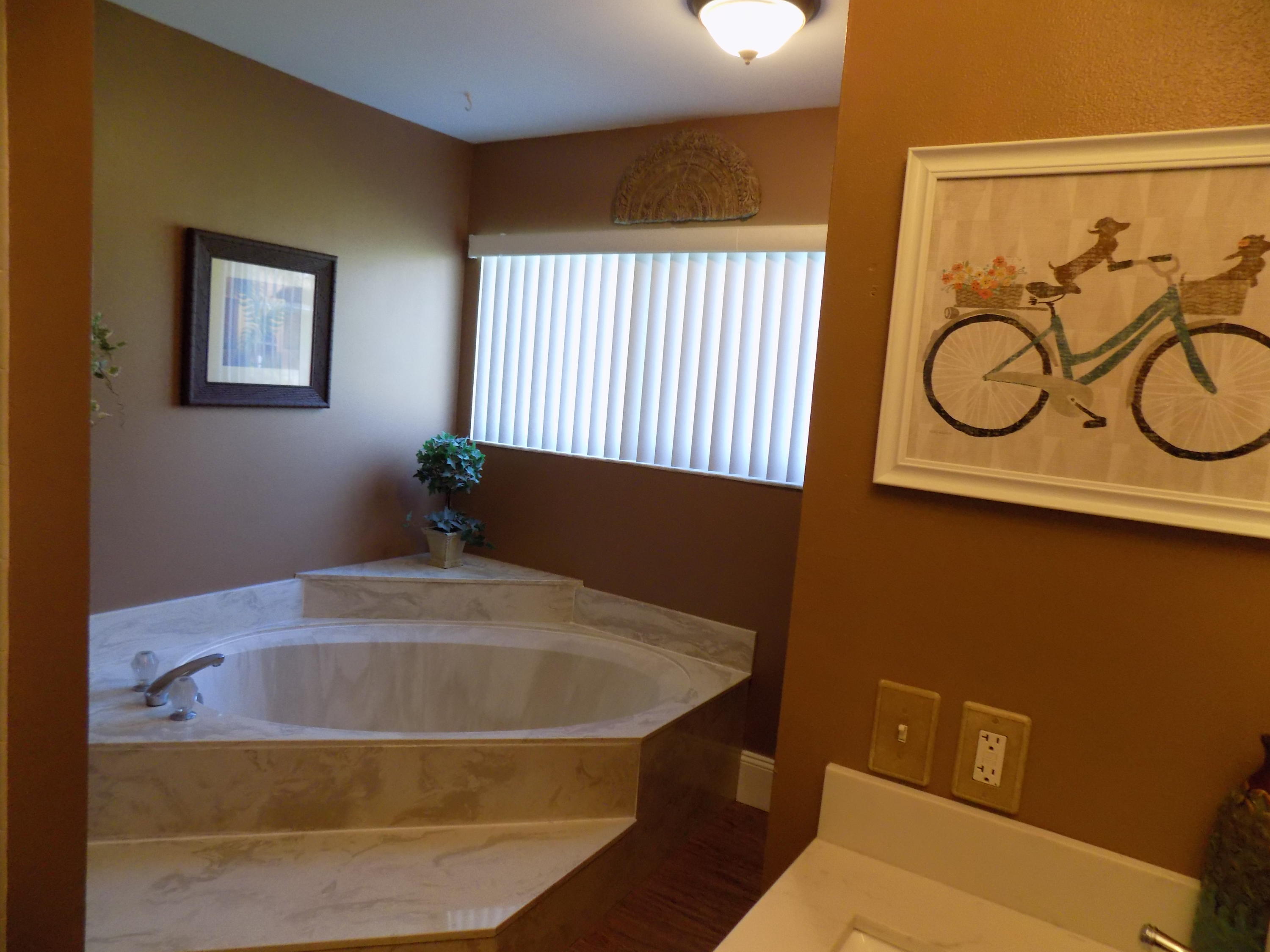 PINEWOOD GROVE OF WELLINGTON - Residential