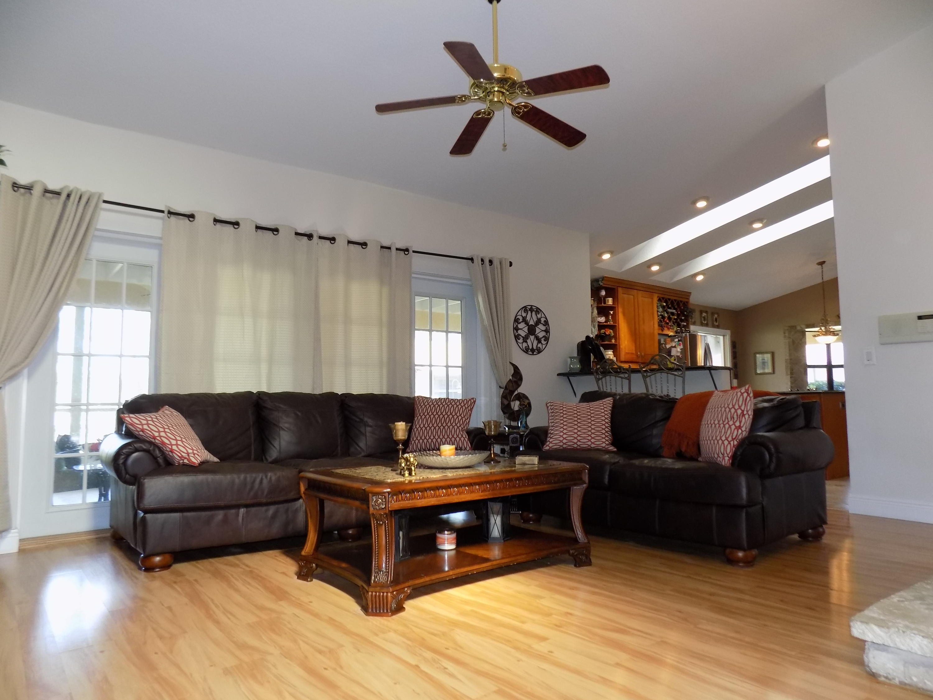 PINEWOOD GROVE OF WELLINGTON - Residential