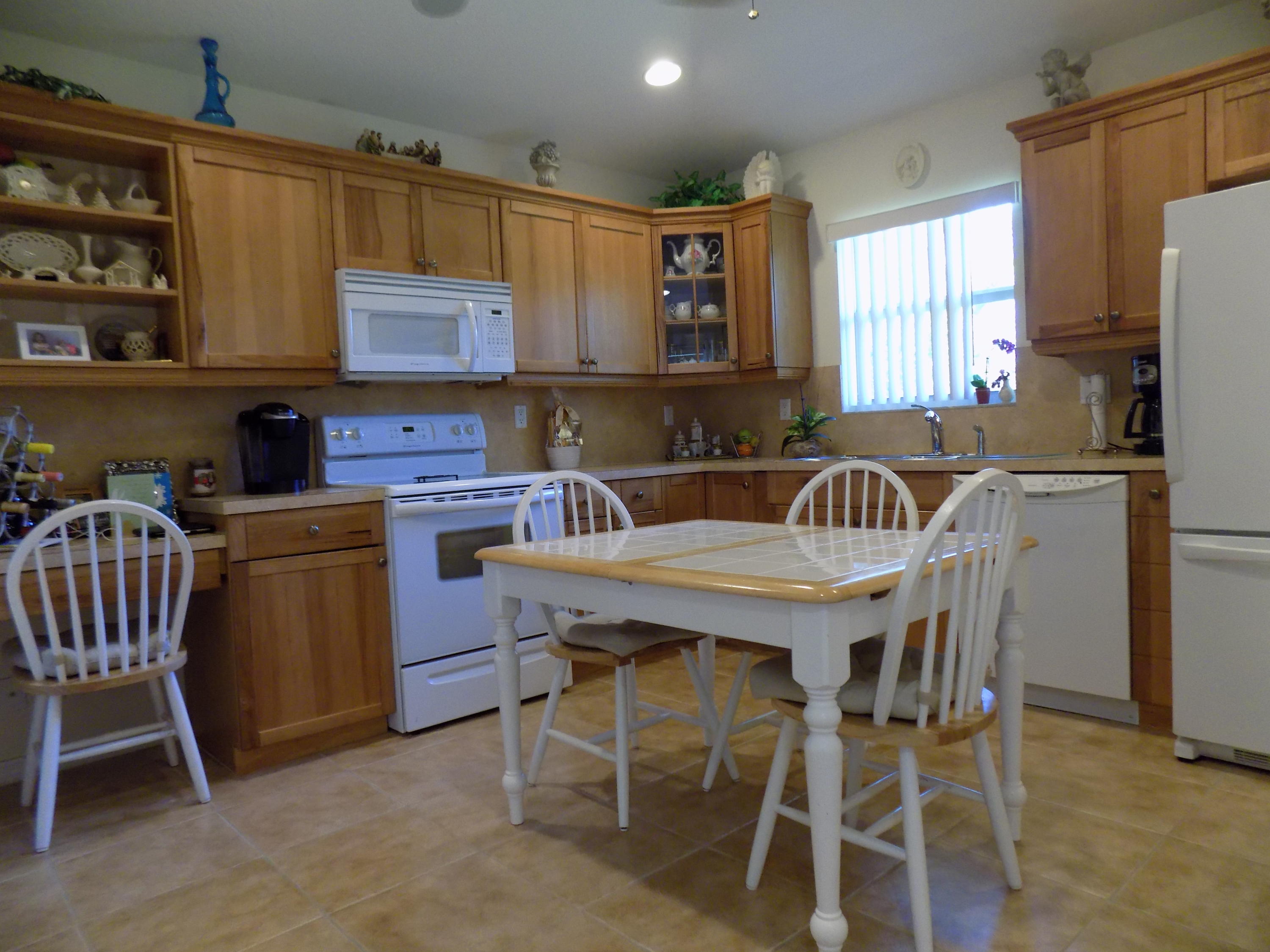 PINEWOOD GROVE OF WELLINGTON - Residential