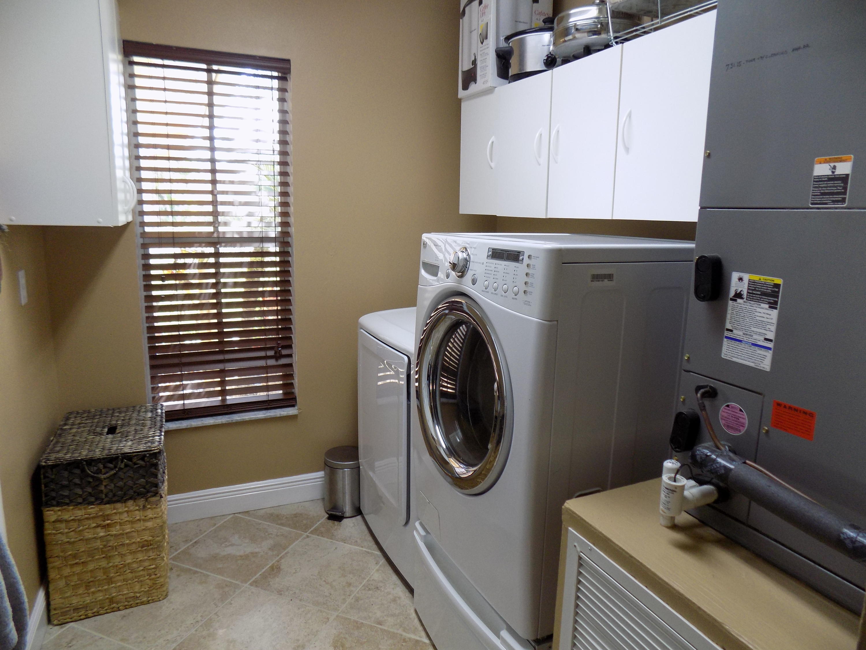 PINEWOOD GROVE OF WELLINGTON - Residential