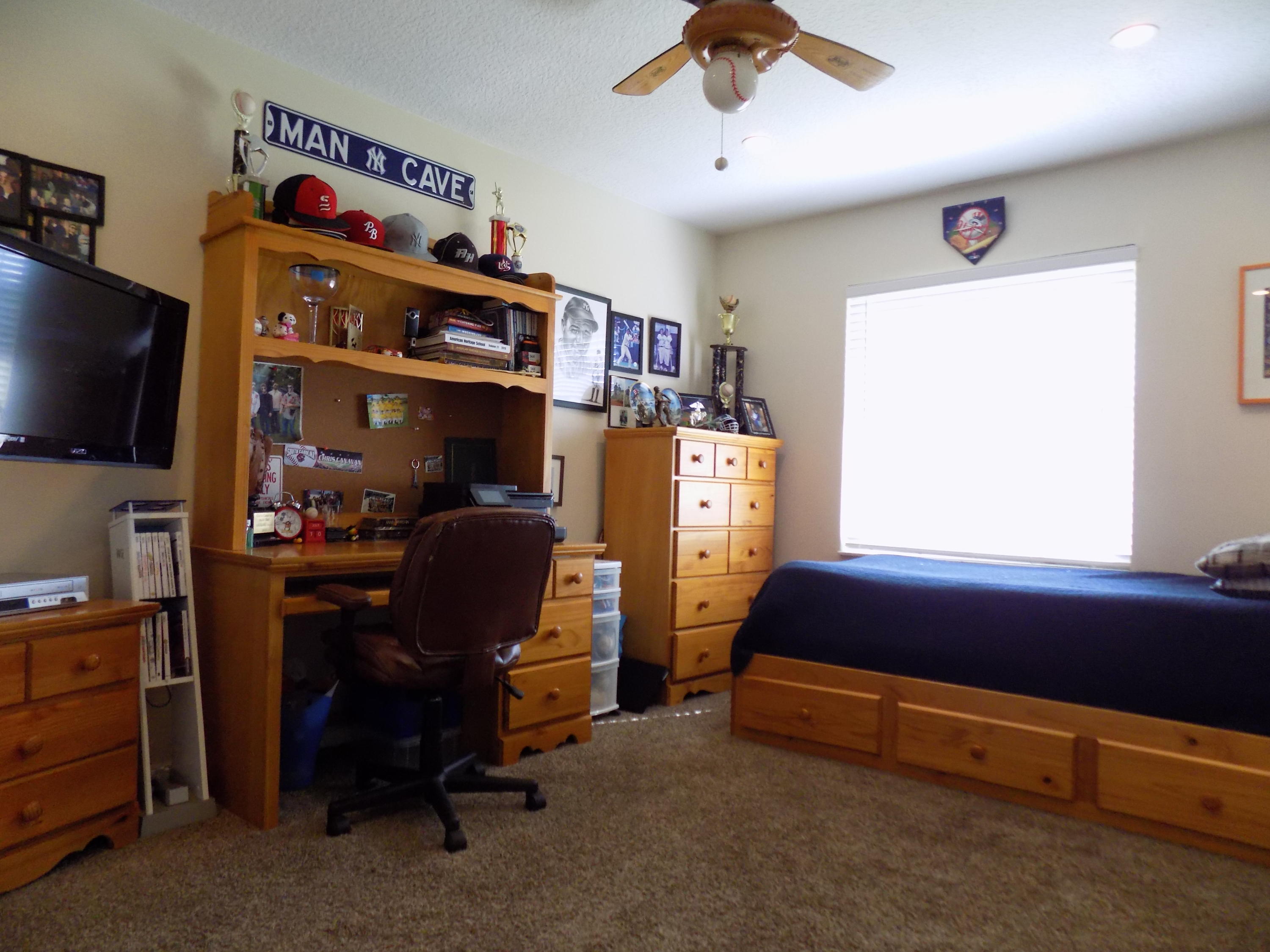 PINEWOOD GROVE OF WELLINGTON - Residential