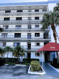 7770 Tahiti Lane 504 Lake Worth FL 33467