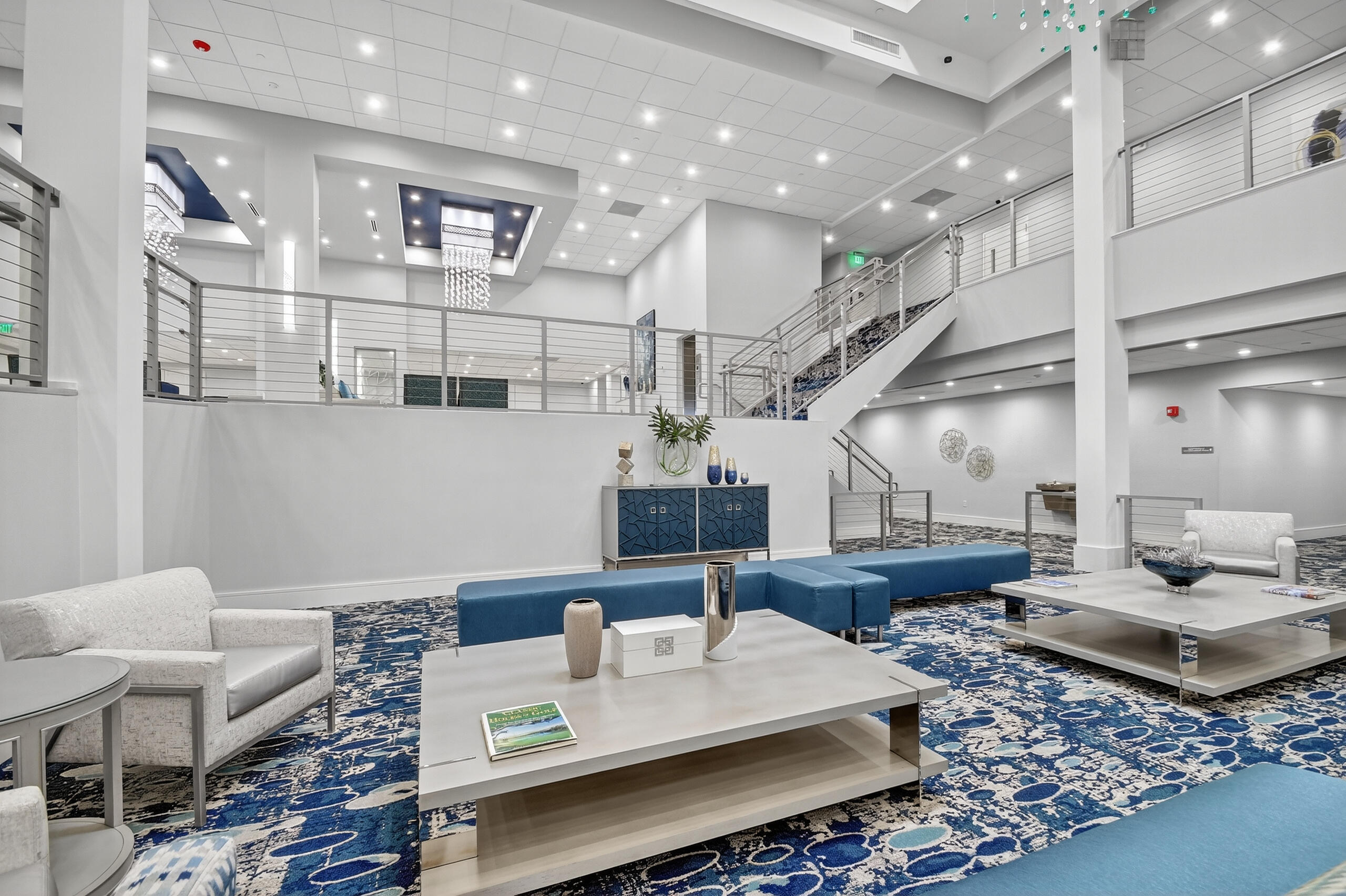 INTERNATIONAL CLUB CONDO - Residential