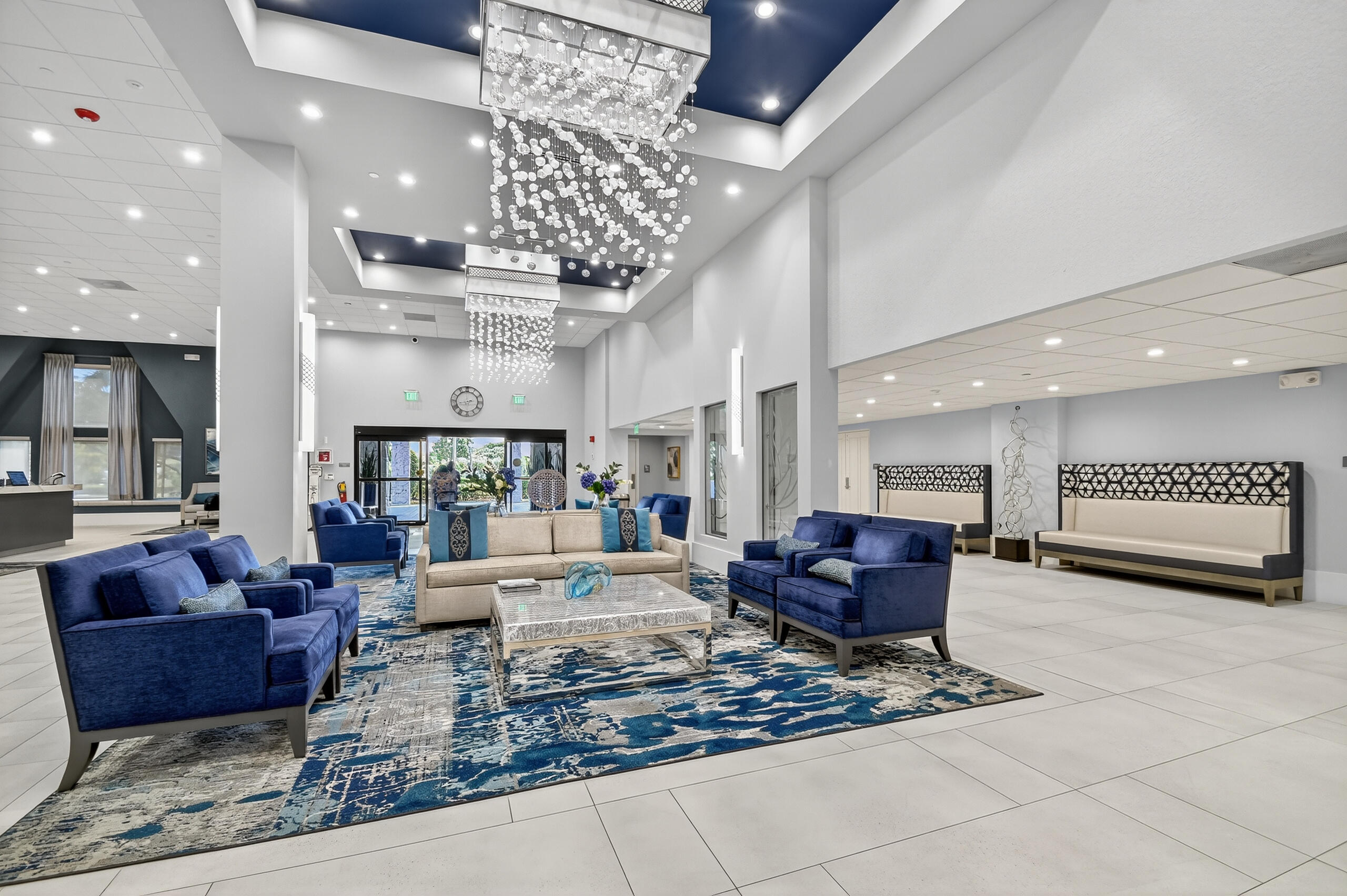 INTERNATIONAL CLUB CONDO - Residential