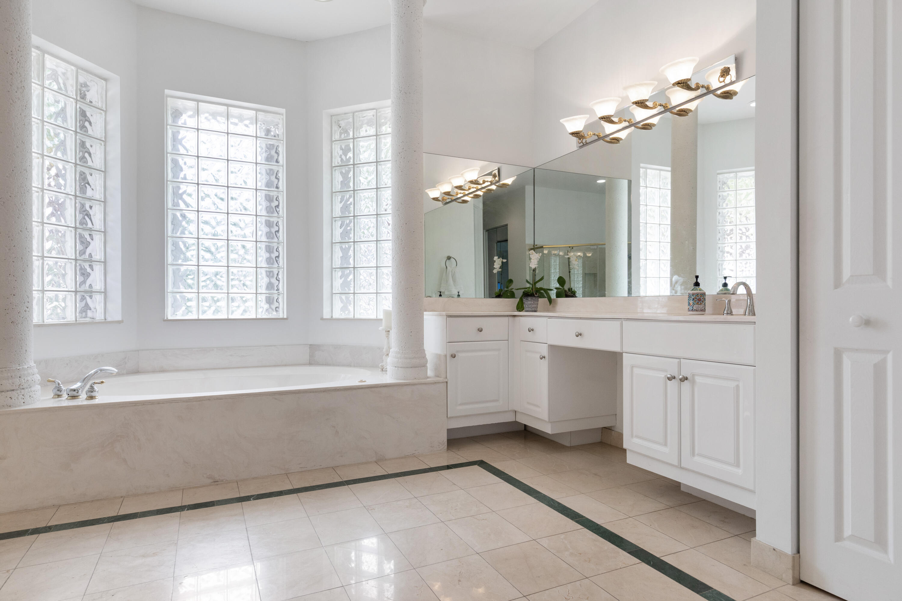 L'Hermitage at Heron Bay - Residential