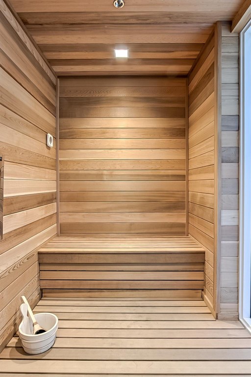 Point of Americas II - Residential