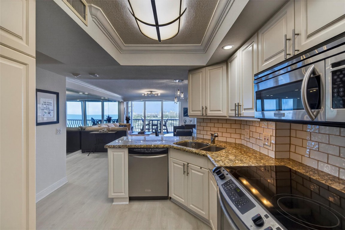 Point of Americas II - Residential