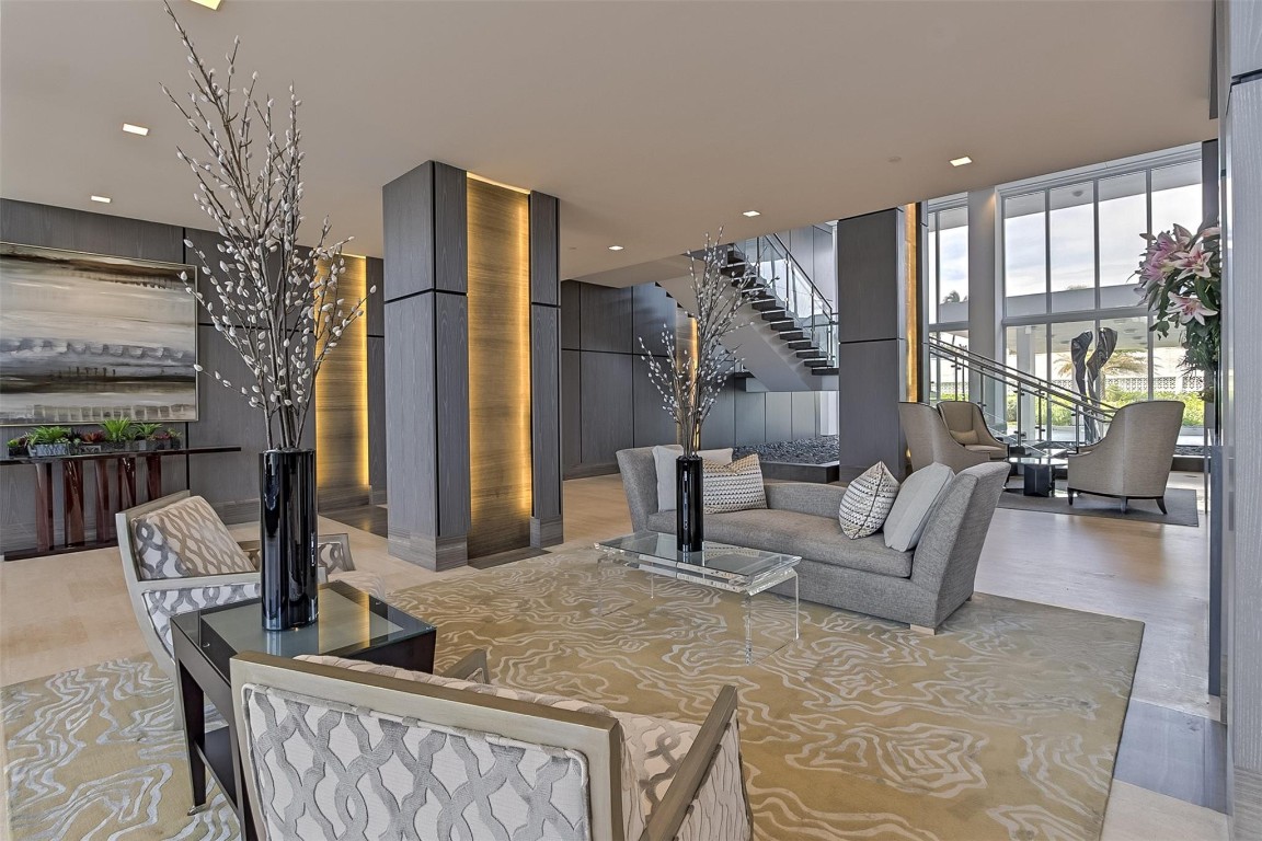 Point of Americas II - Residential