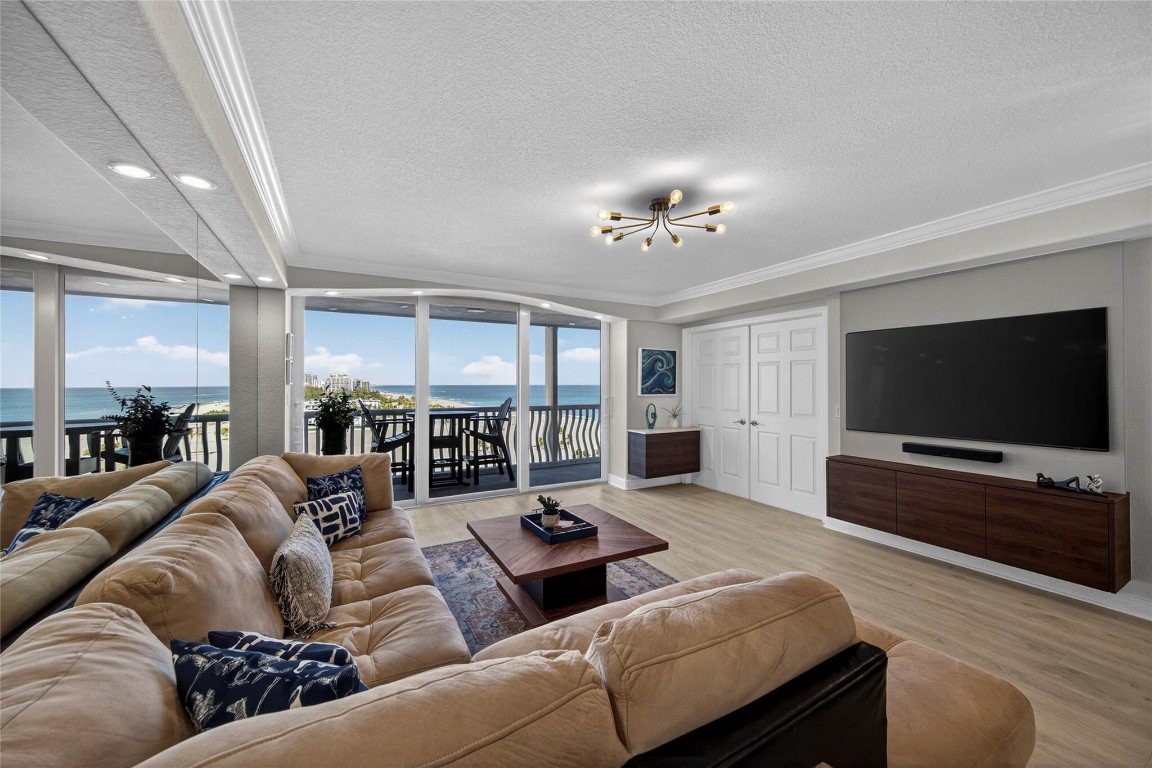 Point of Americas II - Residential