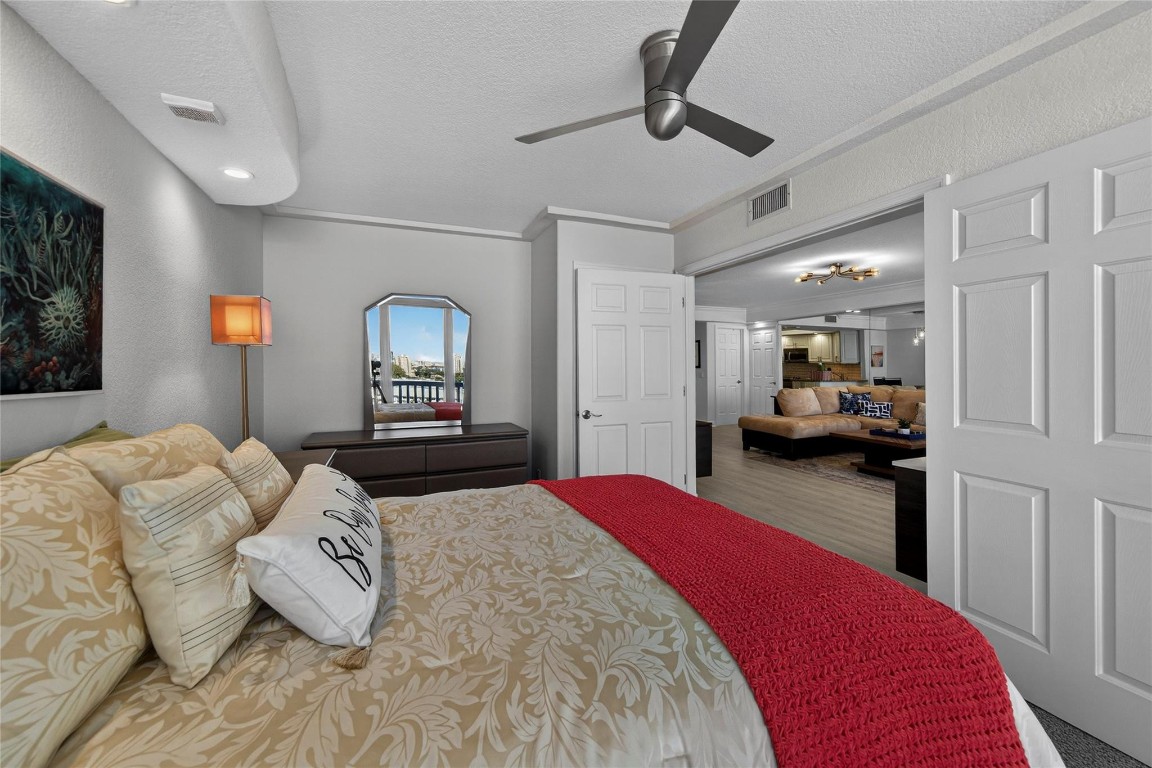 Point of Americas II - Residential