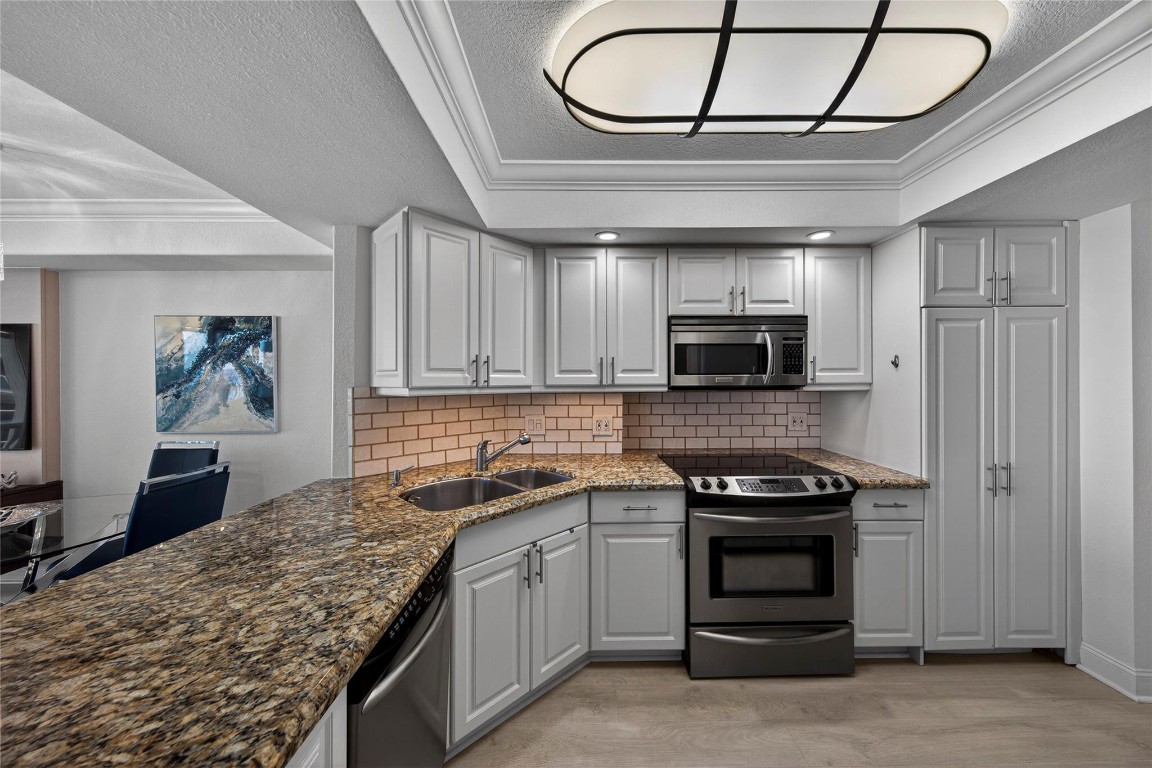 Point of Americas II - Residential