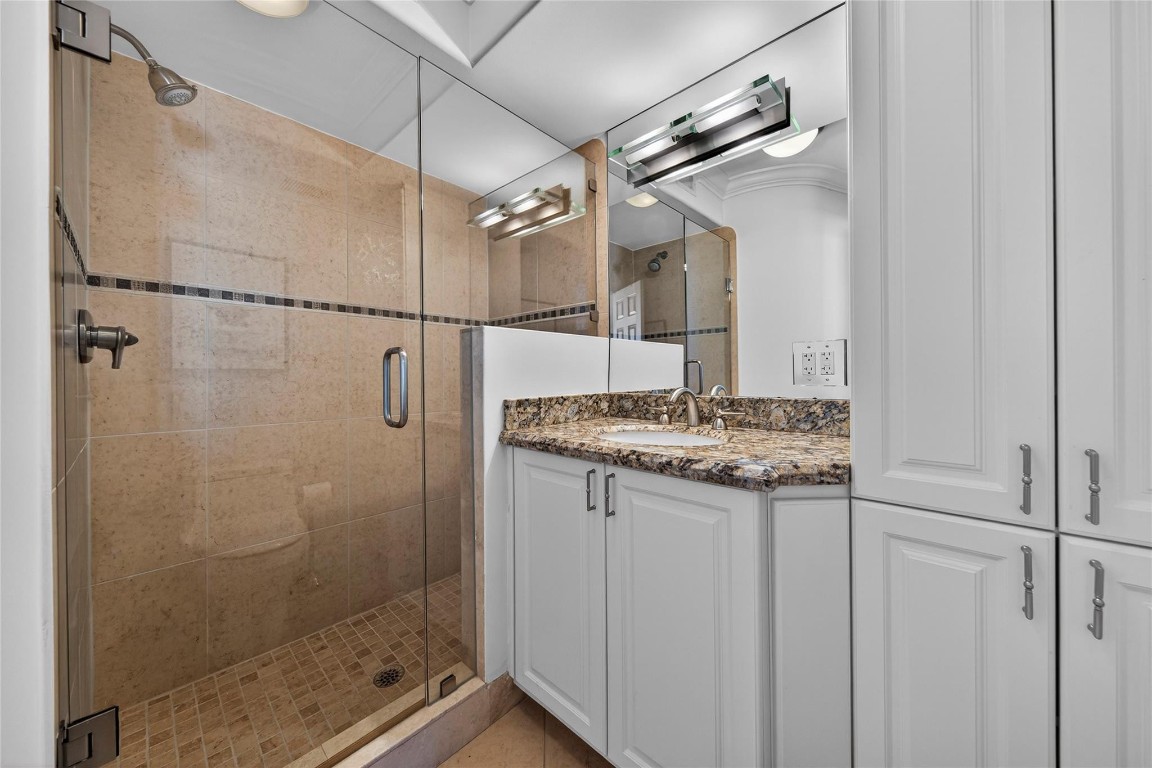 Point of Americas II - Residential