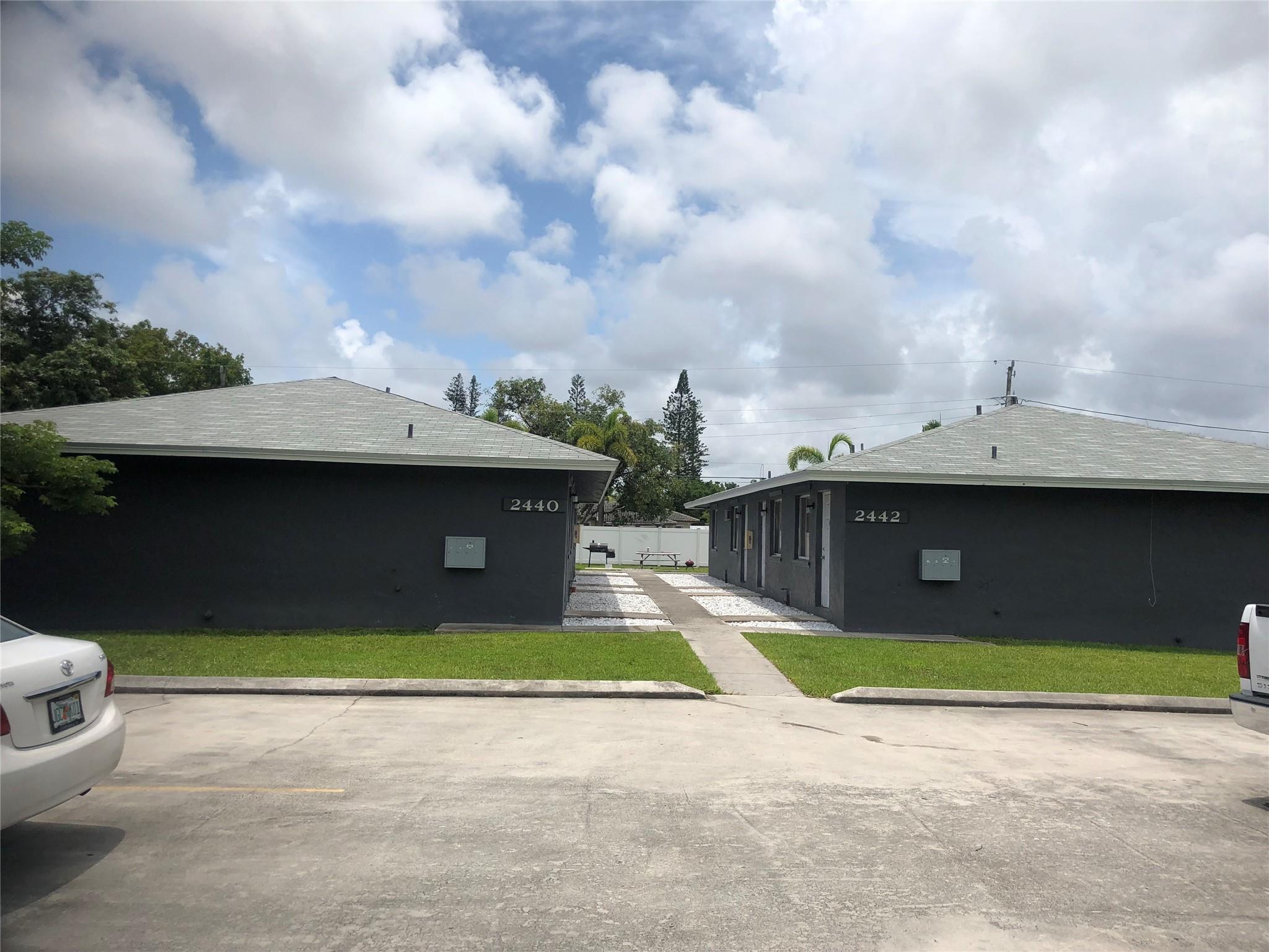 Charming 1/1 Apartment in Hollywood, FL Close to Young Circle. This cozy 1-bedroom, 1-bath apartment offers comfort and convenience in a quiet, professionally managed complex. 1 Bedroom / 1 Bath: Spacious and well-maintained. Utilities Included: Water, garbage, and sewage are paid. On-Site Laundry: Enjoy the convenience of on-site laundry facilities. Quiet Complex: Perfect for professionals seeking a peaceful living environment. Close to Young Circle, shopping, dining, and entertainment. Rental Details: Rent: $1,400 To move In: First, last and one month deposit. Can pay deposit over 4 months if needed. Availabilble now, Background check and credit score verified Don't miss out on this fantastic opportunity to live in a desirable area of