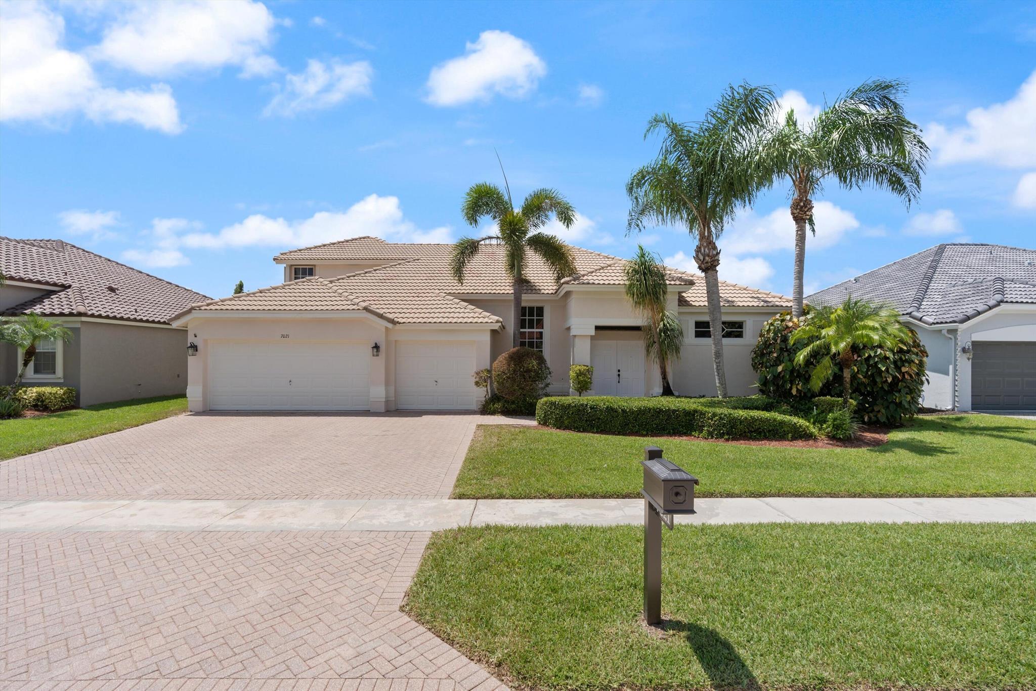 View Boynton Beach, FL 33472 house