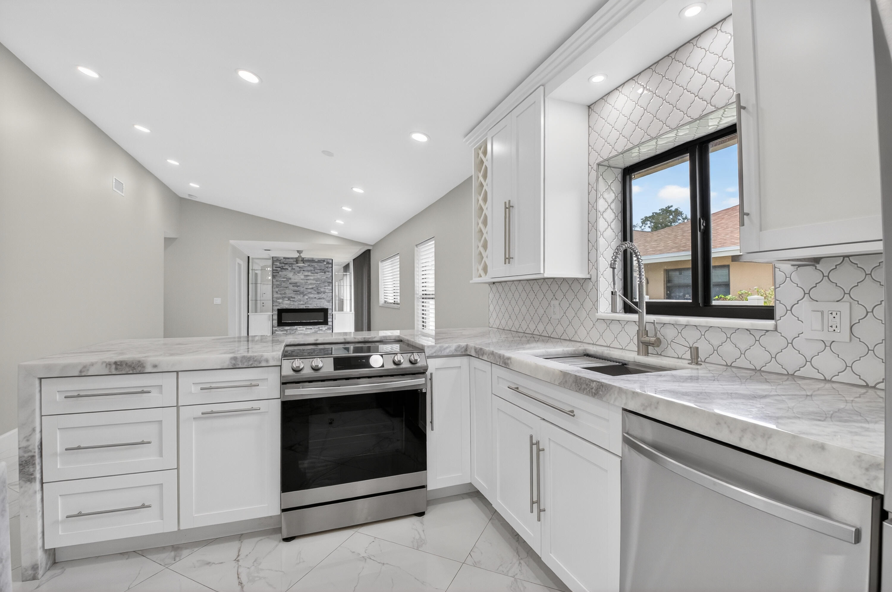 WHISPER WALK /EASTGATE - Residential