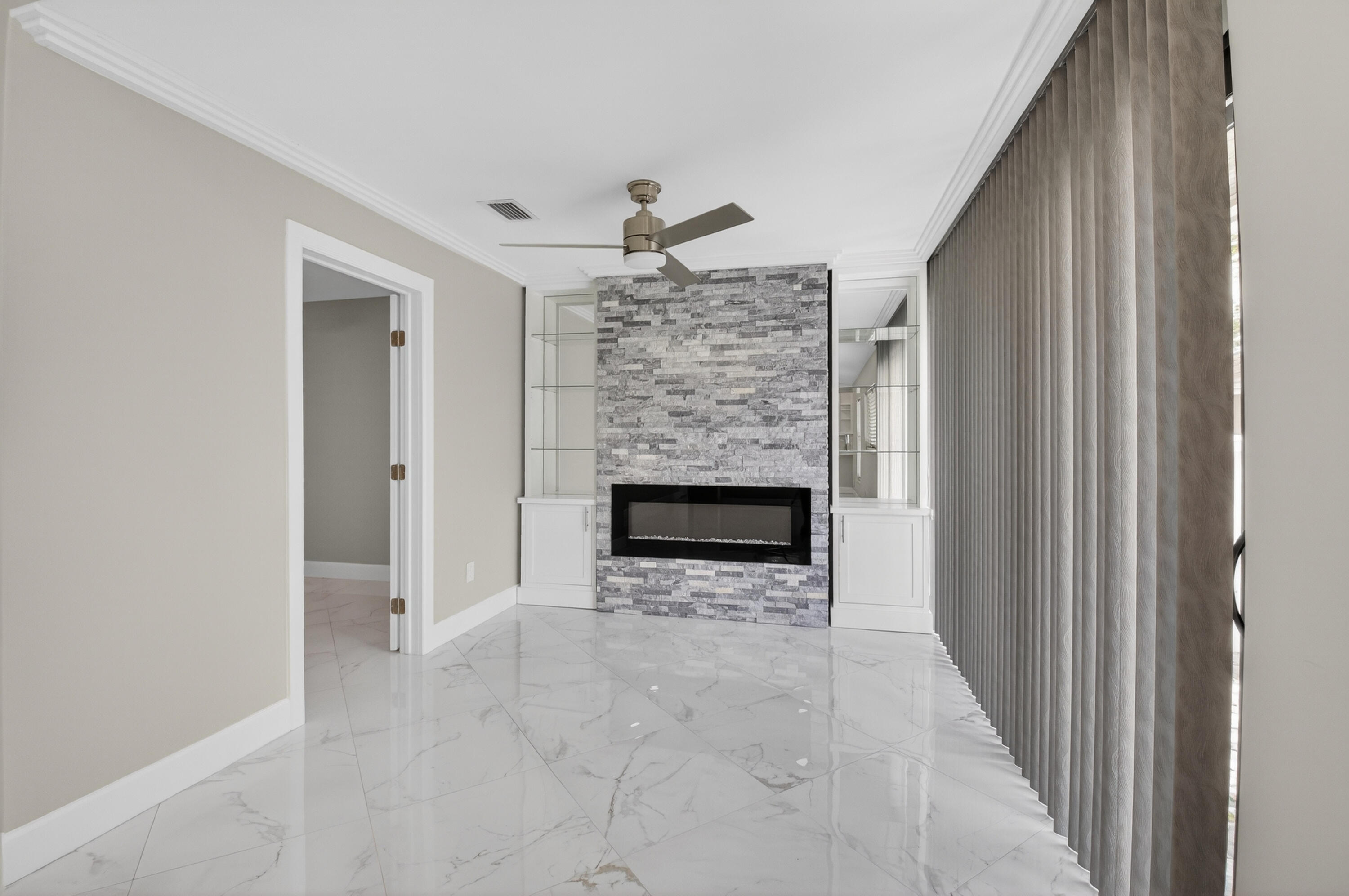 WHISPER WALK /EASTGATE - Residential