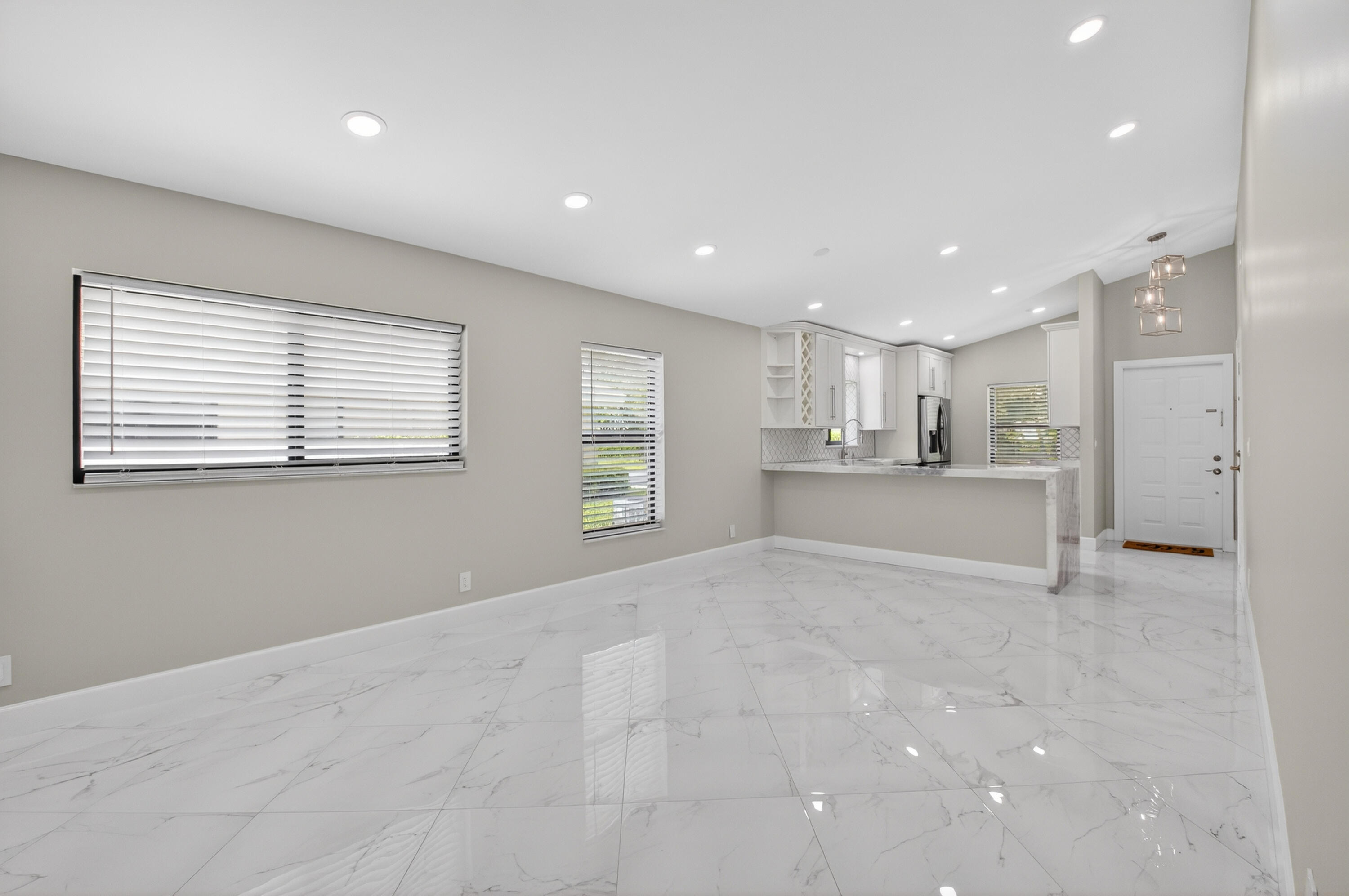 WHISPER WALK /EASTGATE - Residential