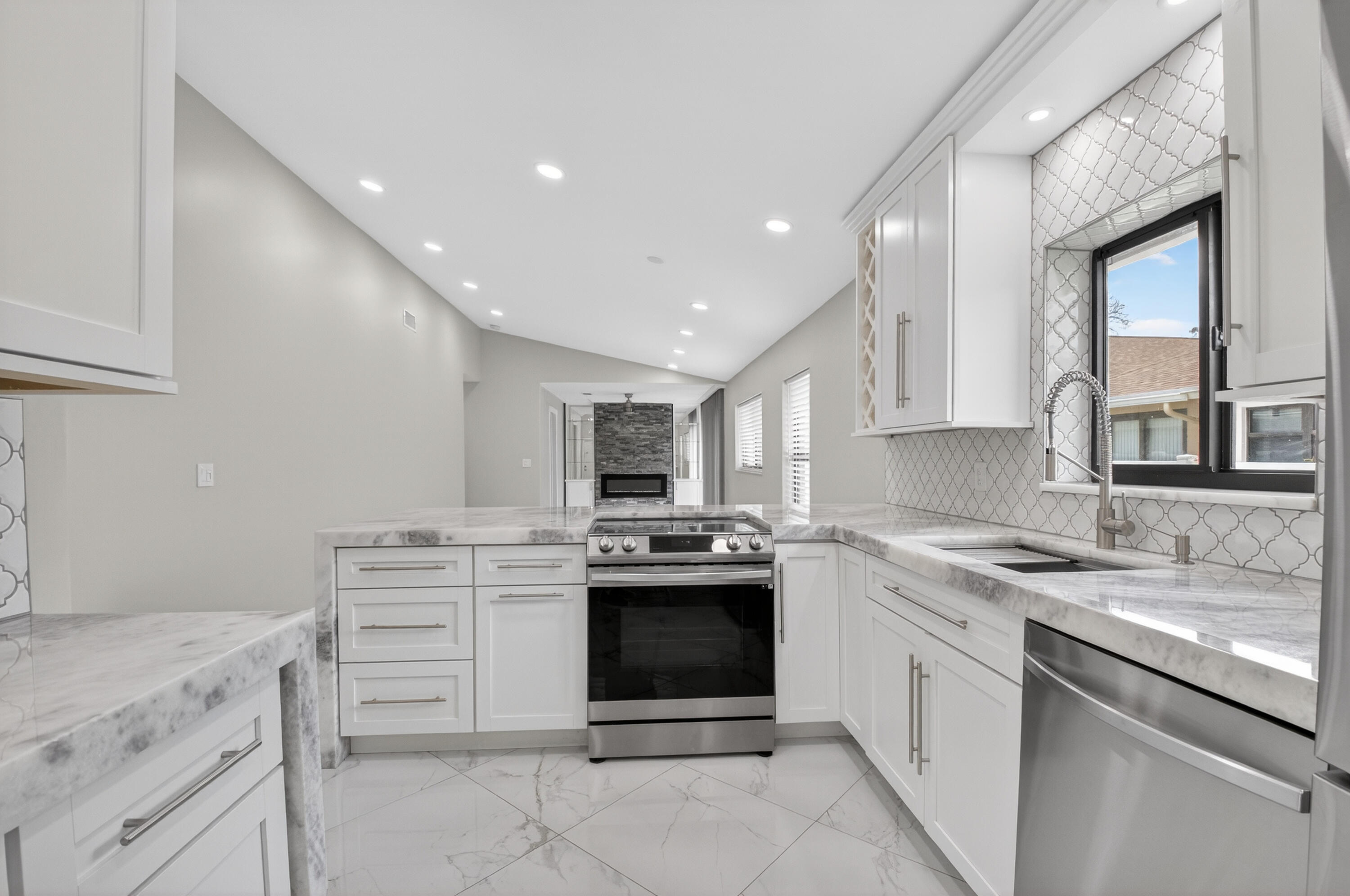 WHISPER WALK /EASTGATE - Residential