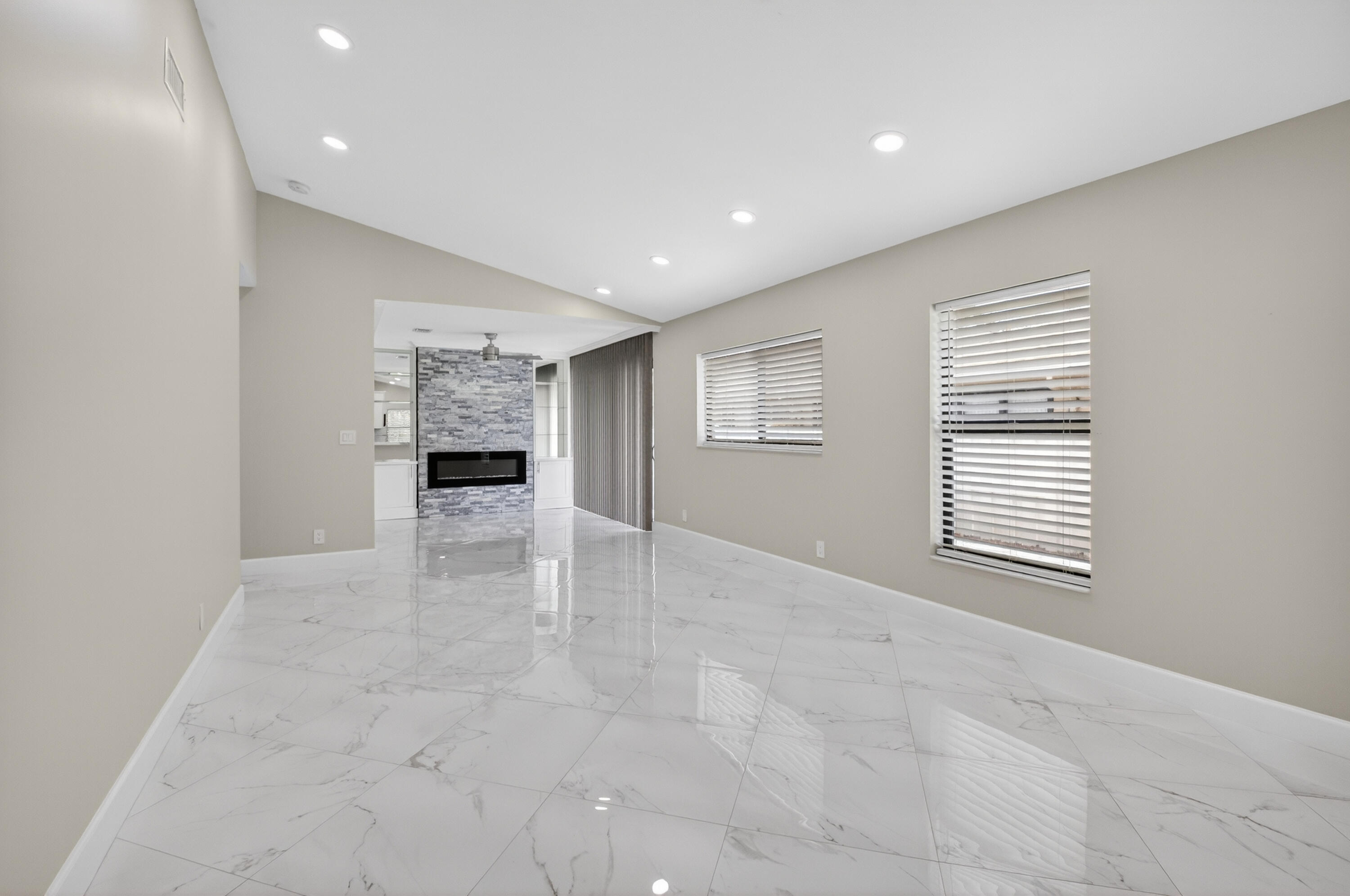 WHISPER WALK /EASTGATE - Residential