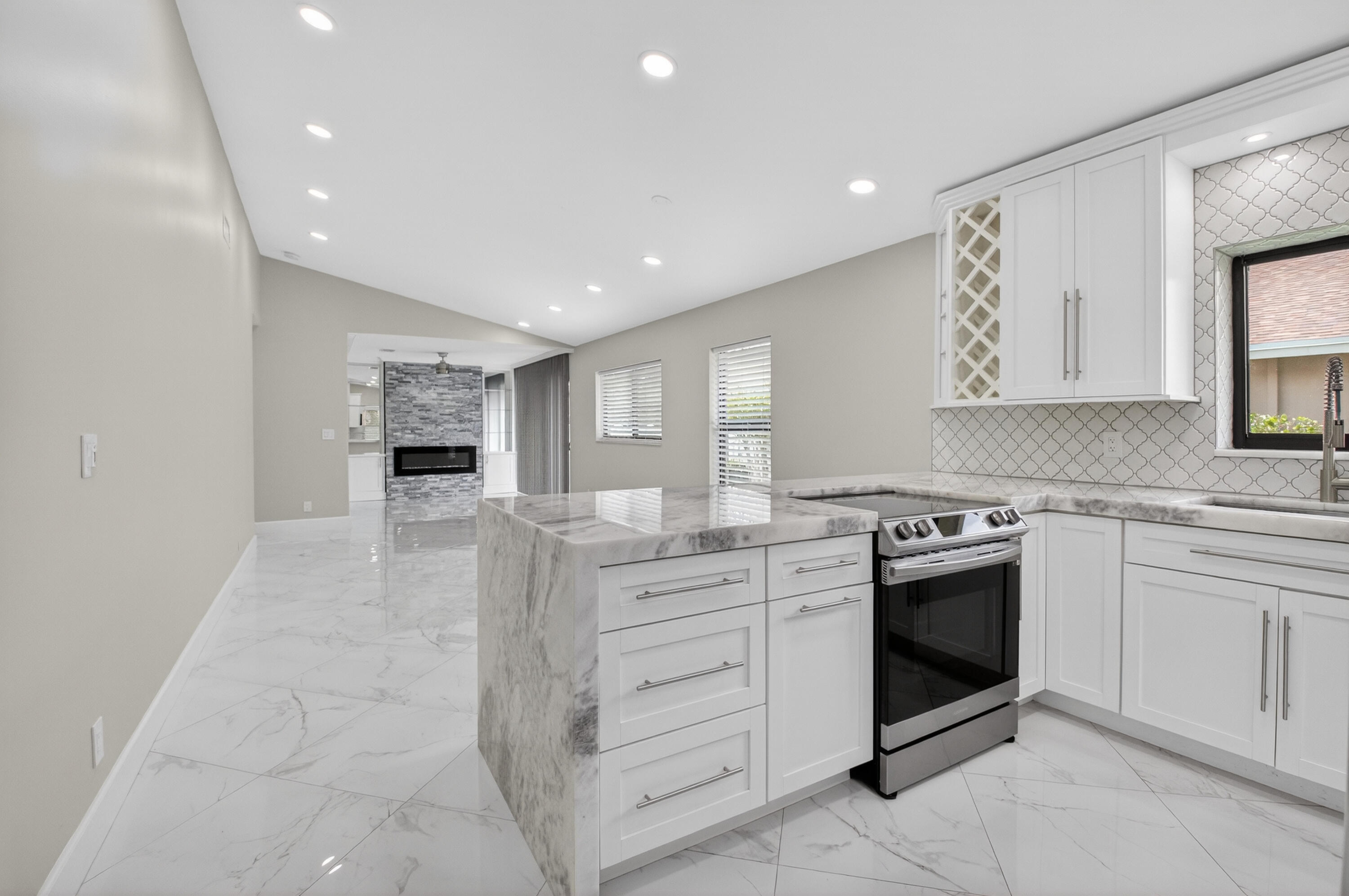 WHISPER WALK /EASTGATE - Residential