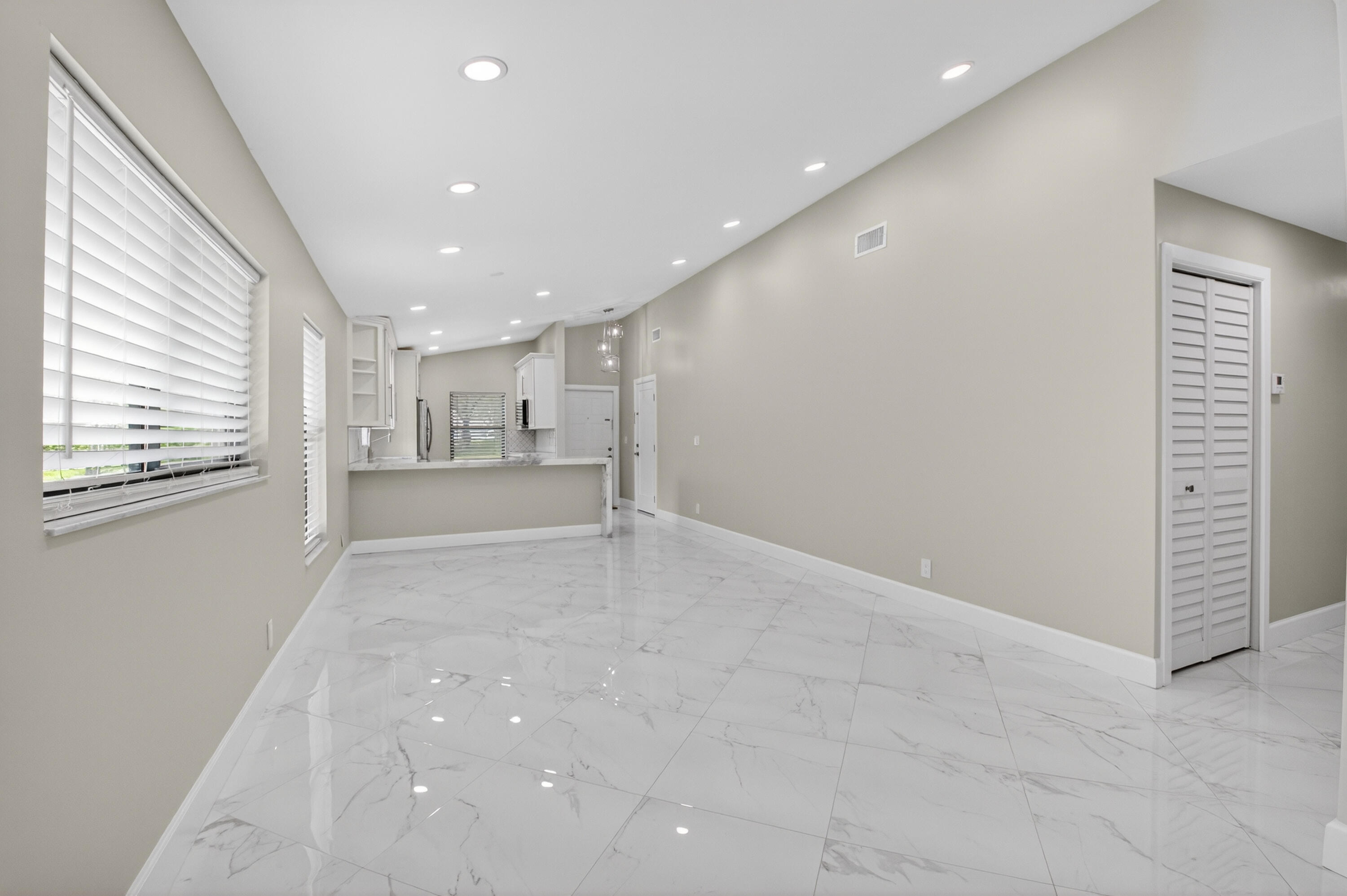 WHISPER WALK /EASTGATE - Residential